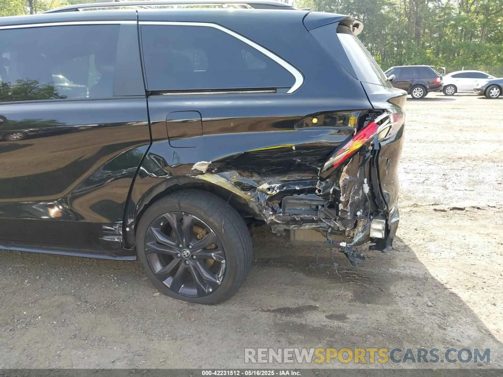 6 fotografías del automóvil dañado 5TDDRKEC8NS079069 TOYOTA SIENNA 2022