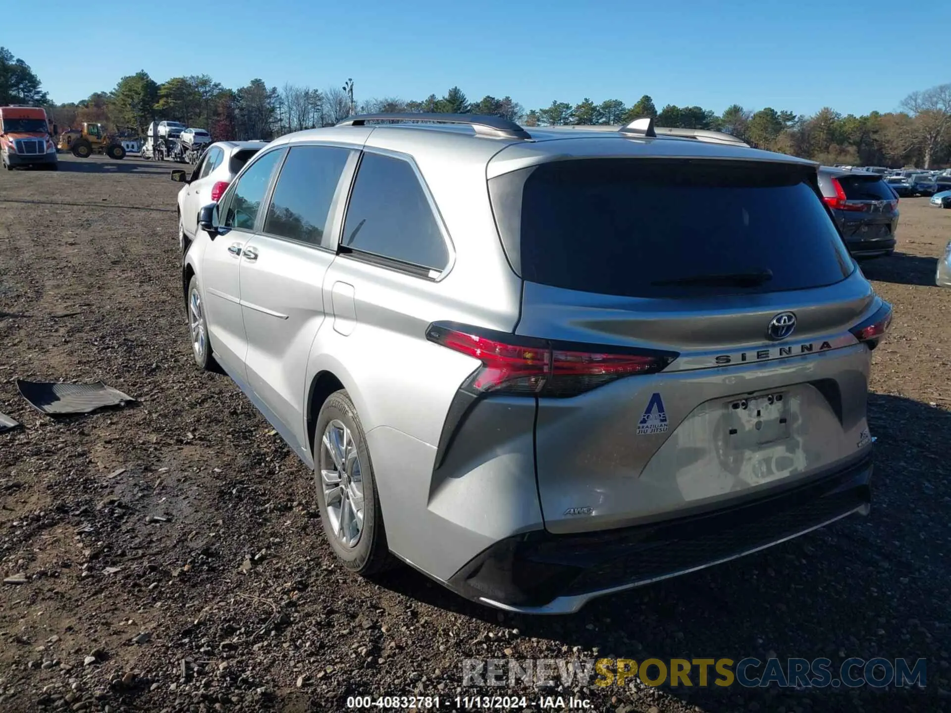 3 fotografías del automóvil dañado 5TDDSKFC3NS064174 TOYOTA SIENNA 2022