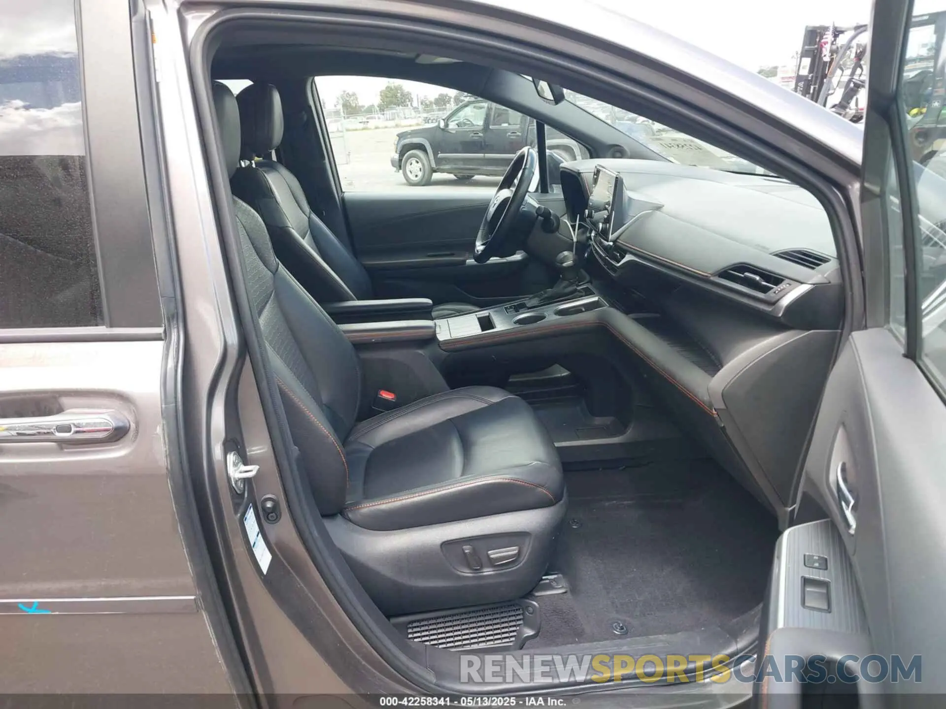5 fotografías del automóvil dañado 5TDDSKFC6NS057817 TOYOTA SIENNA 2022