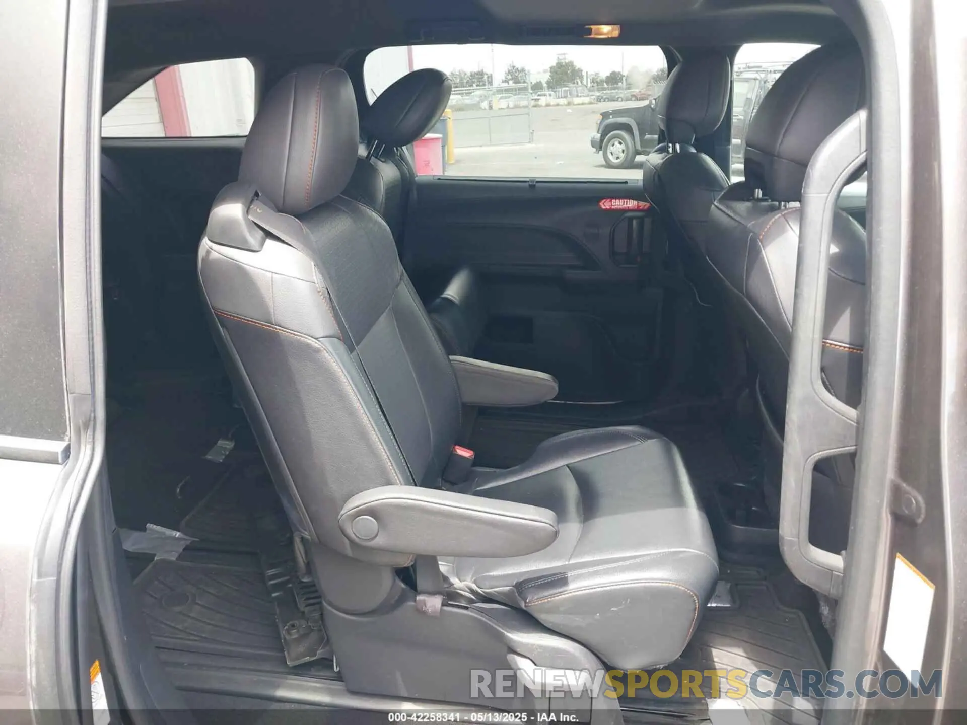 8 fotografías del automóvil dañado 5TDDSKFC6NS057817 TOYOTA SIENNA 2022