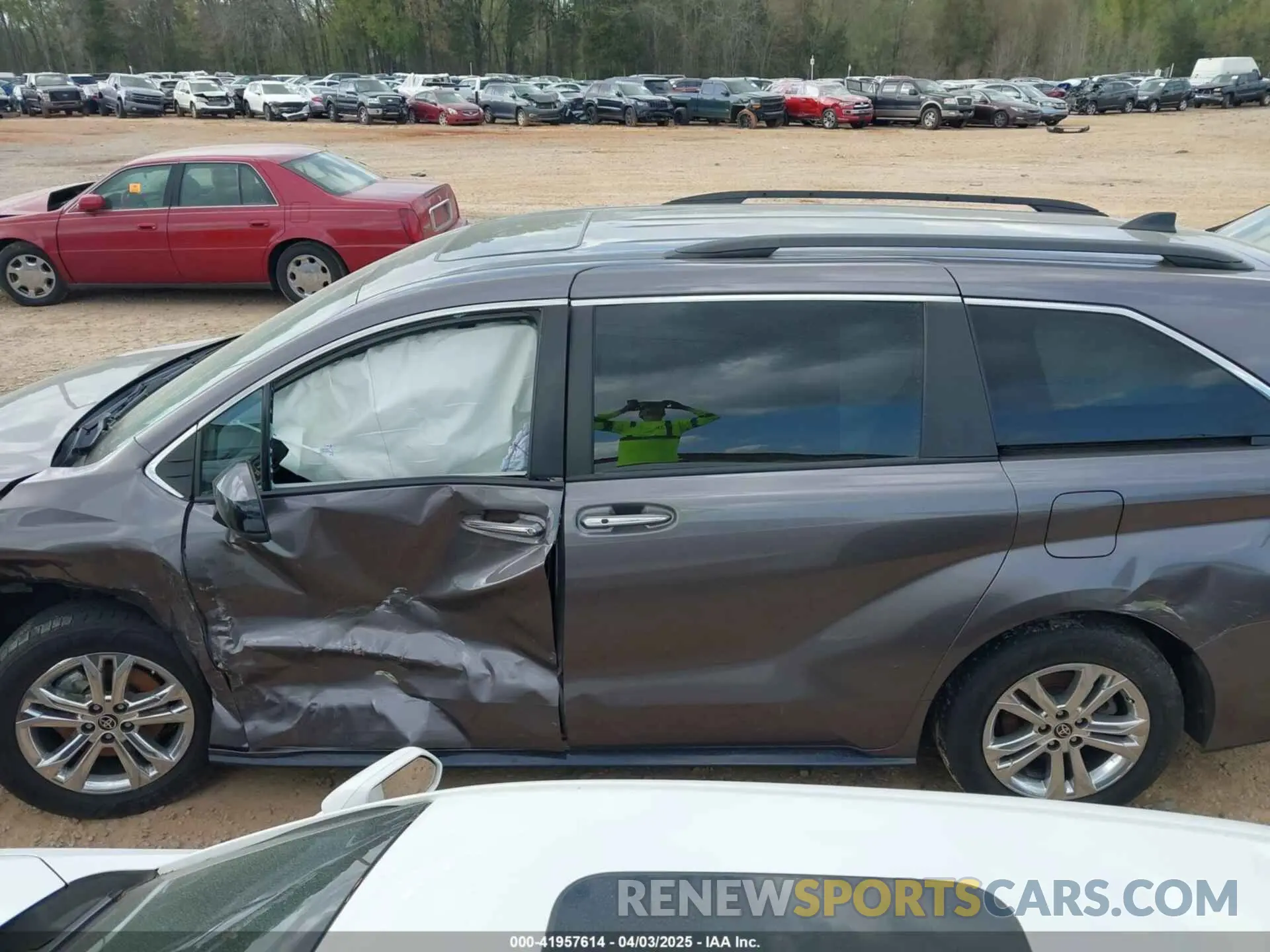 14 fotografías del automóvil dañado 5TDDSKFC8NS047144 TOYOTA SIENNA 2022