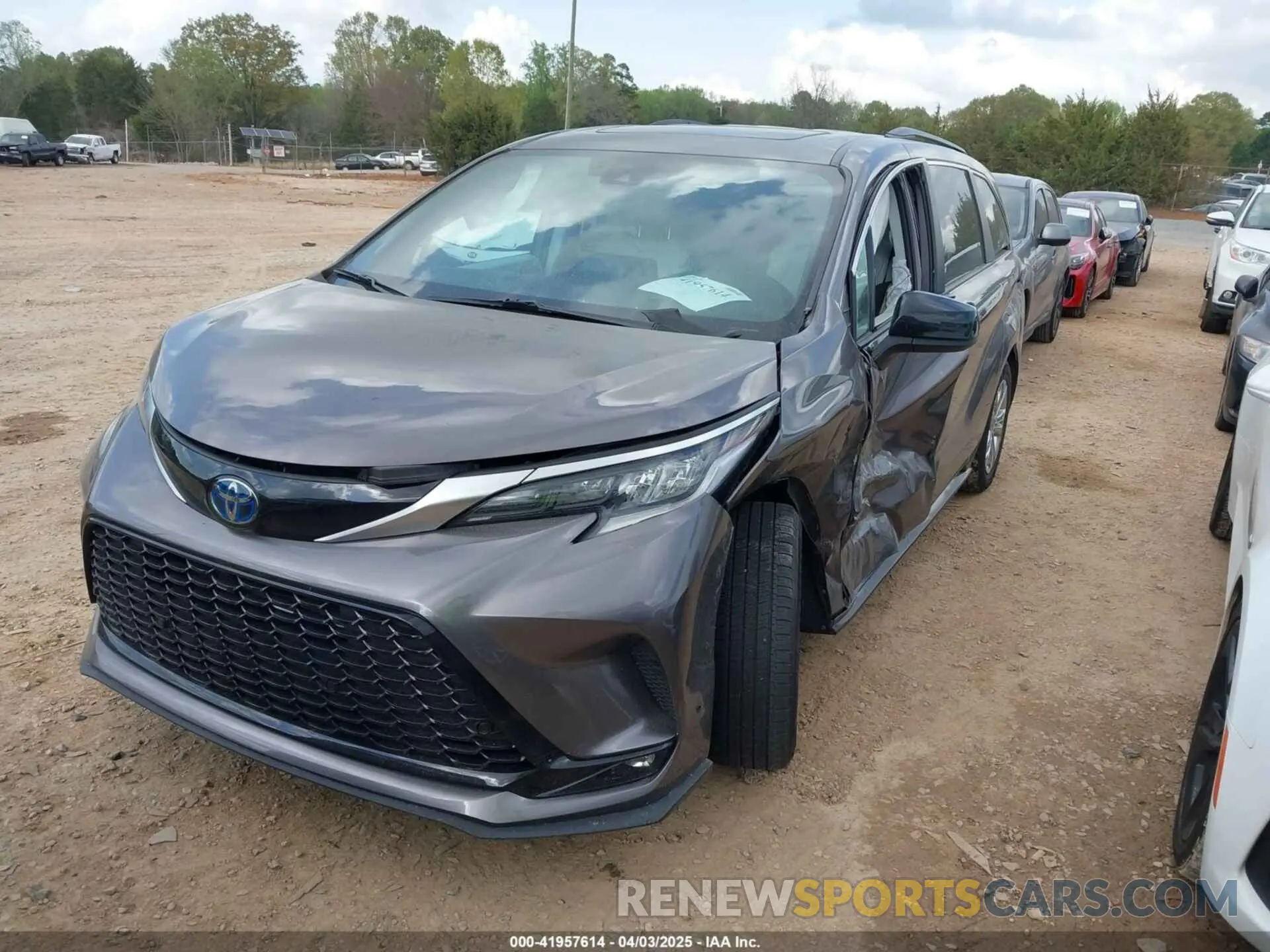 2 fotografías del automóvil dañado 5TDDSKFC8NS047144 TOYOTA SIENNA 2022