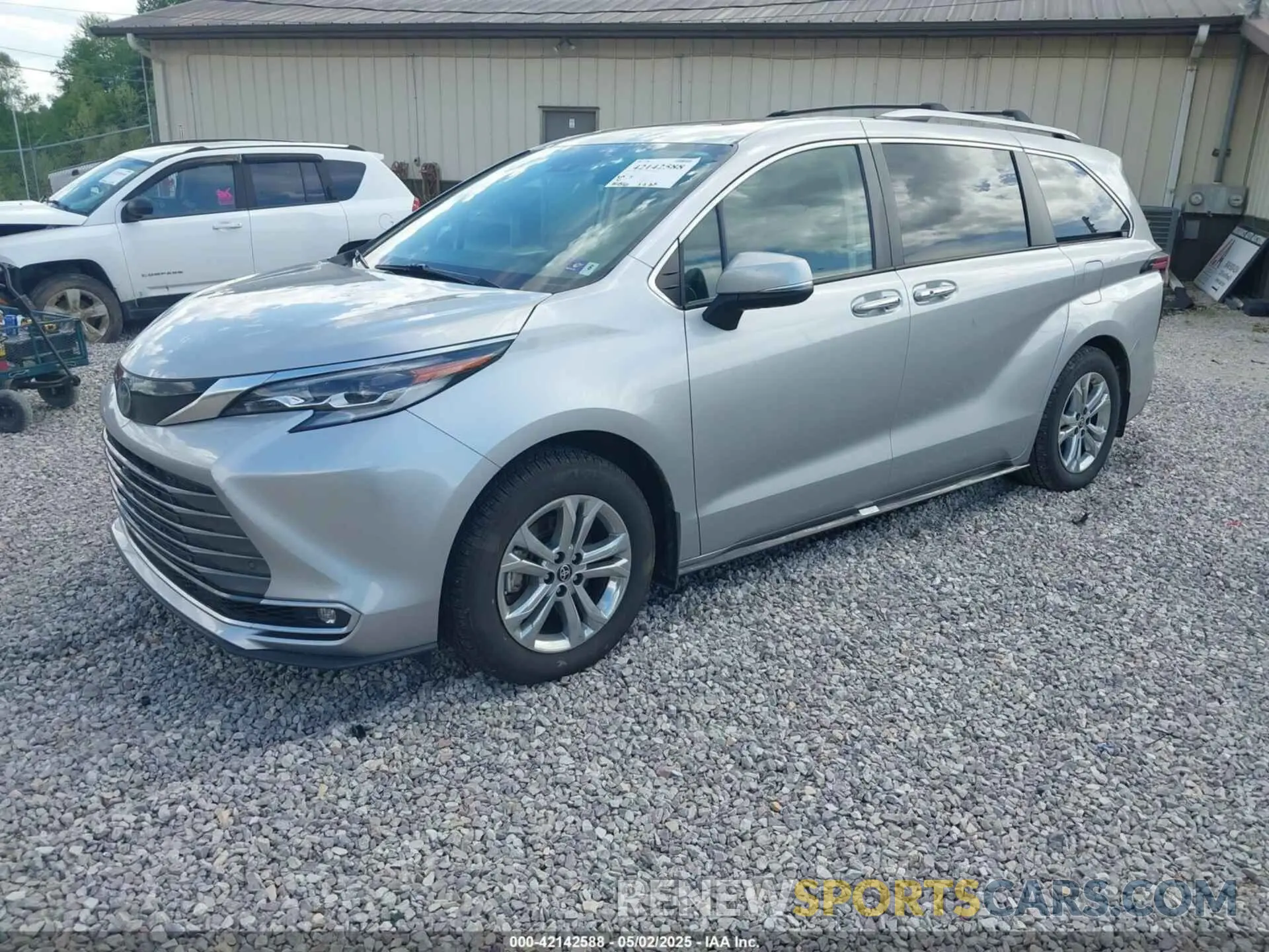 2 fotografías del automóvil dañado 5TDESKFC2NS051825 TOYOTA SIENNA 2022