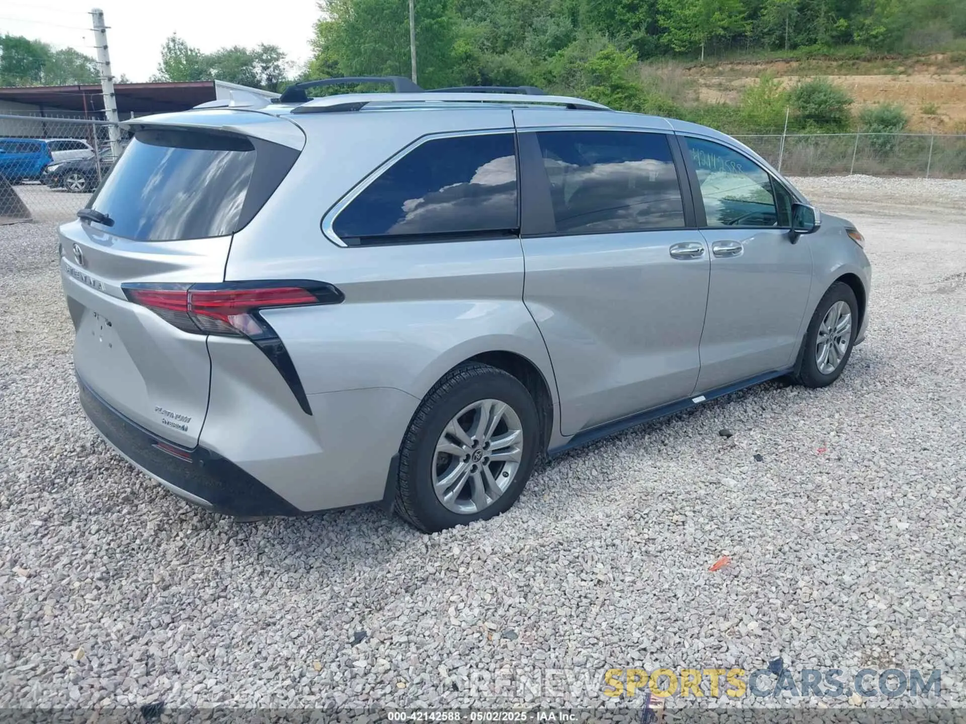 4 fotografías del automóvil dañado 5TDESKFC2NS051825 TOYOTA SIENNA 2022