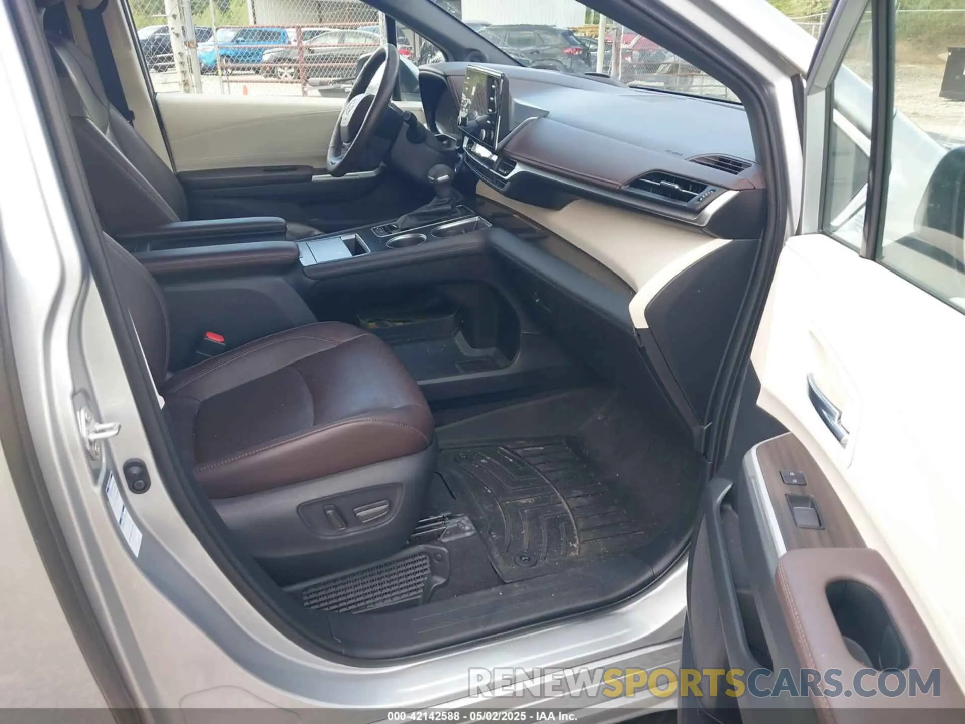 5 fotografías del automóvil dañado 5TDESKFC2NS051825 TOYOTA SIENNA 2022