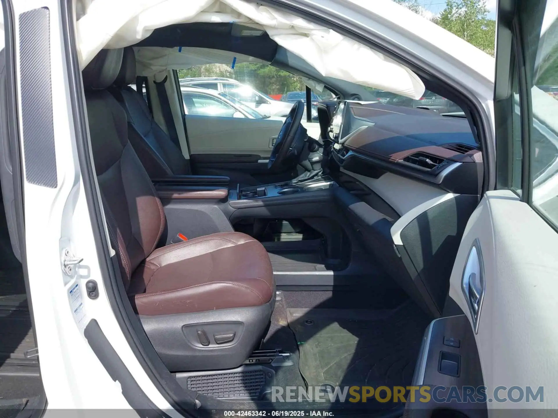 5 fotografías del automóvil dañado 5TDESKFC2NS059908 TOYOTA SIENNA 2022