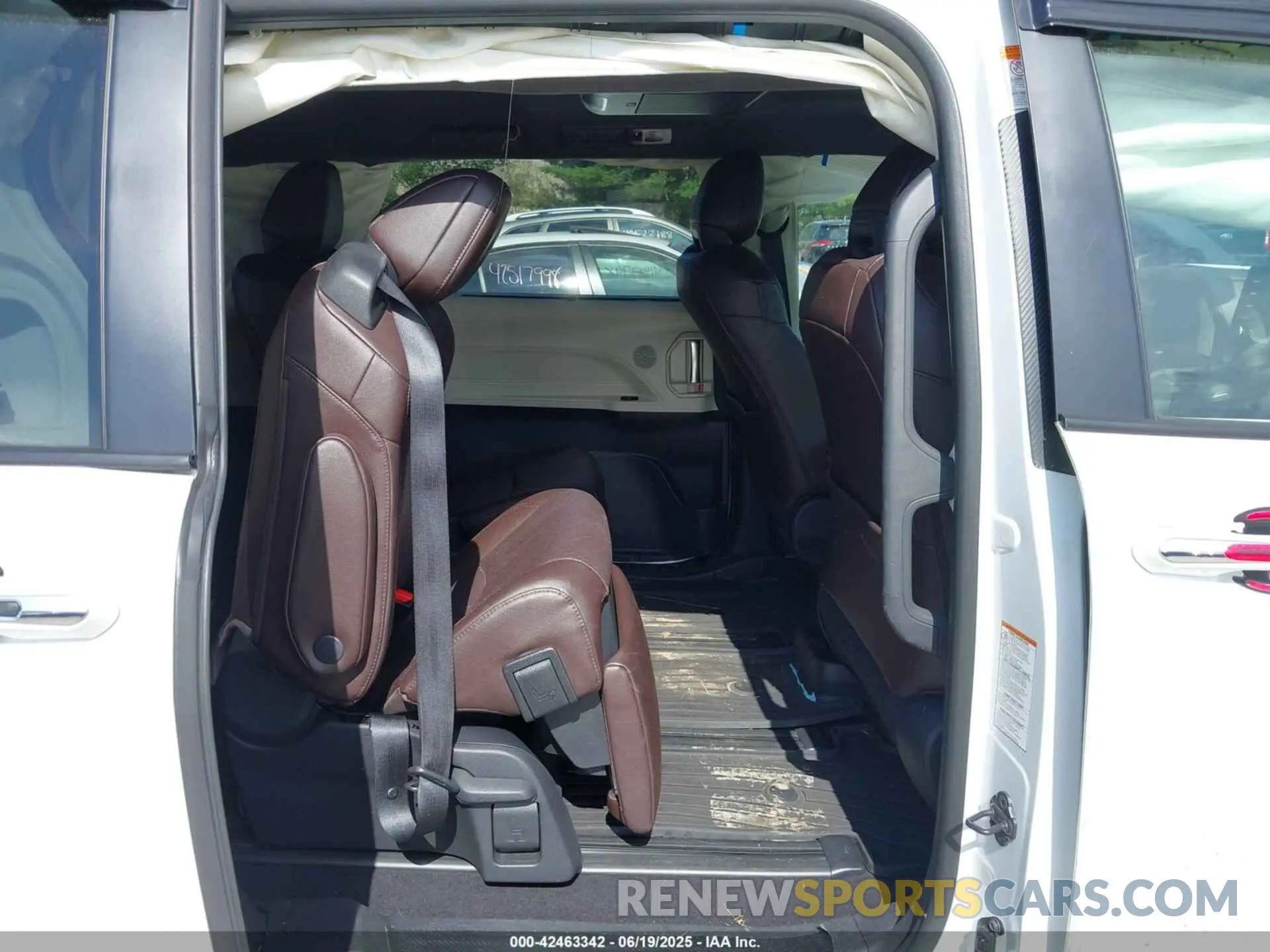 8 fotografías del automóvil dañado 5TDESKFC2NS059908 TOYOTA SIENNA 2022