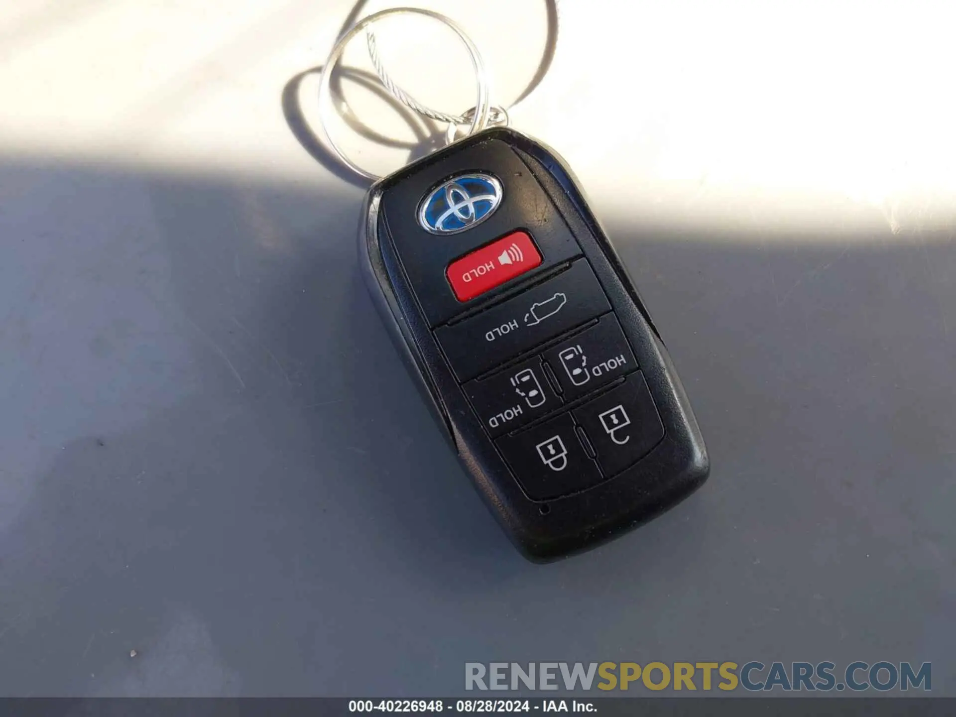 11 fotografías del automóvil dañado 5TDESKFC9NS066581 TOYOTA SIENNA 2022