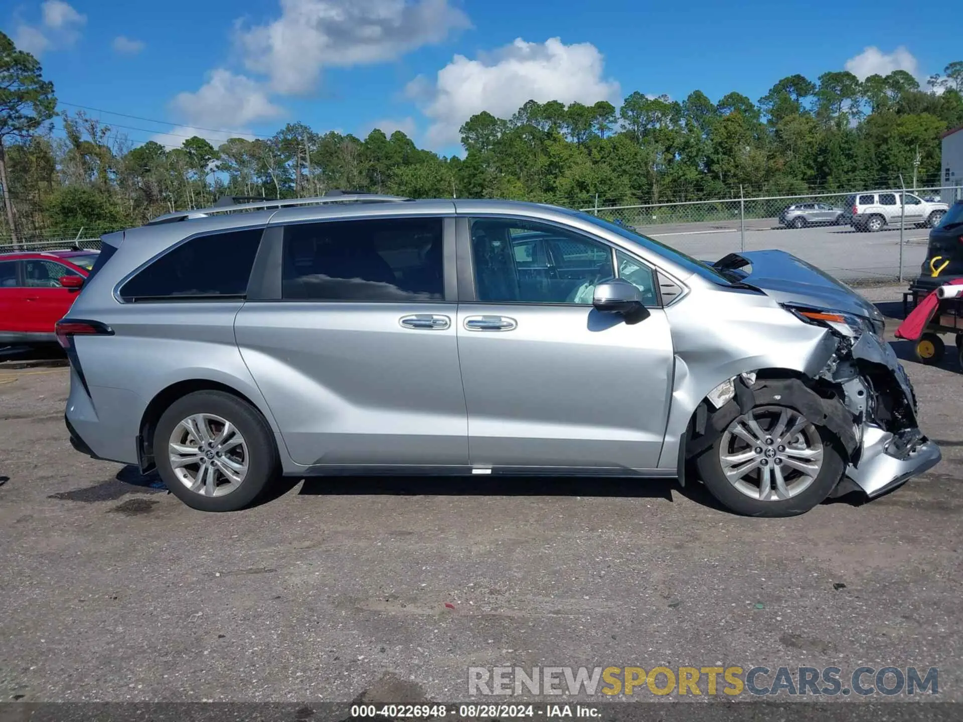 13 fotografías del automóvil dañado 5TDESKFC9NS066581 TOYOTA SIENNA 2022