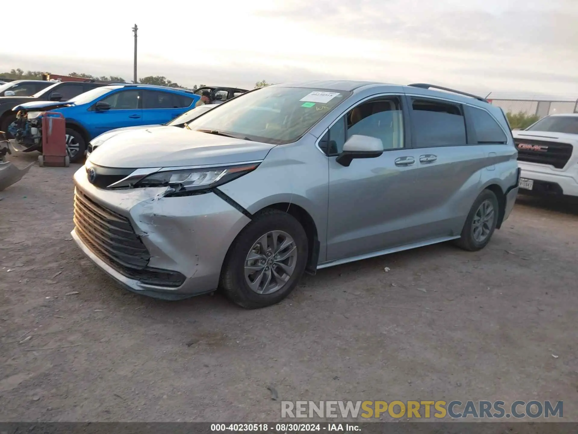2 fotografías del automóvil dañado 5TDGSKFC0NS059754 TOYOTA SIENNA 2022