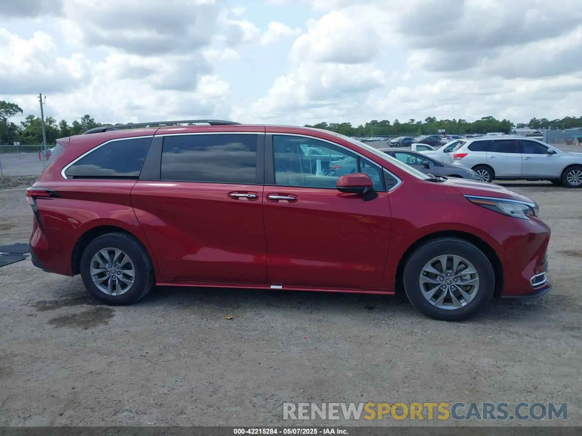 13 fotografías del automóvil dañado 5TDJRKEC3NS116029 TOYOTA SIENNA 2022