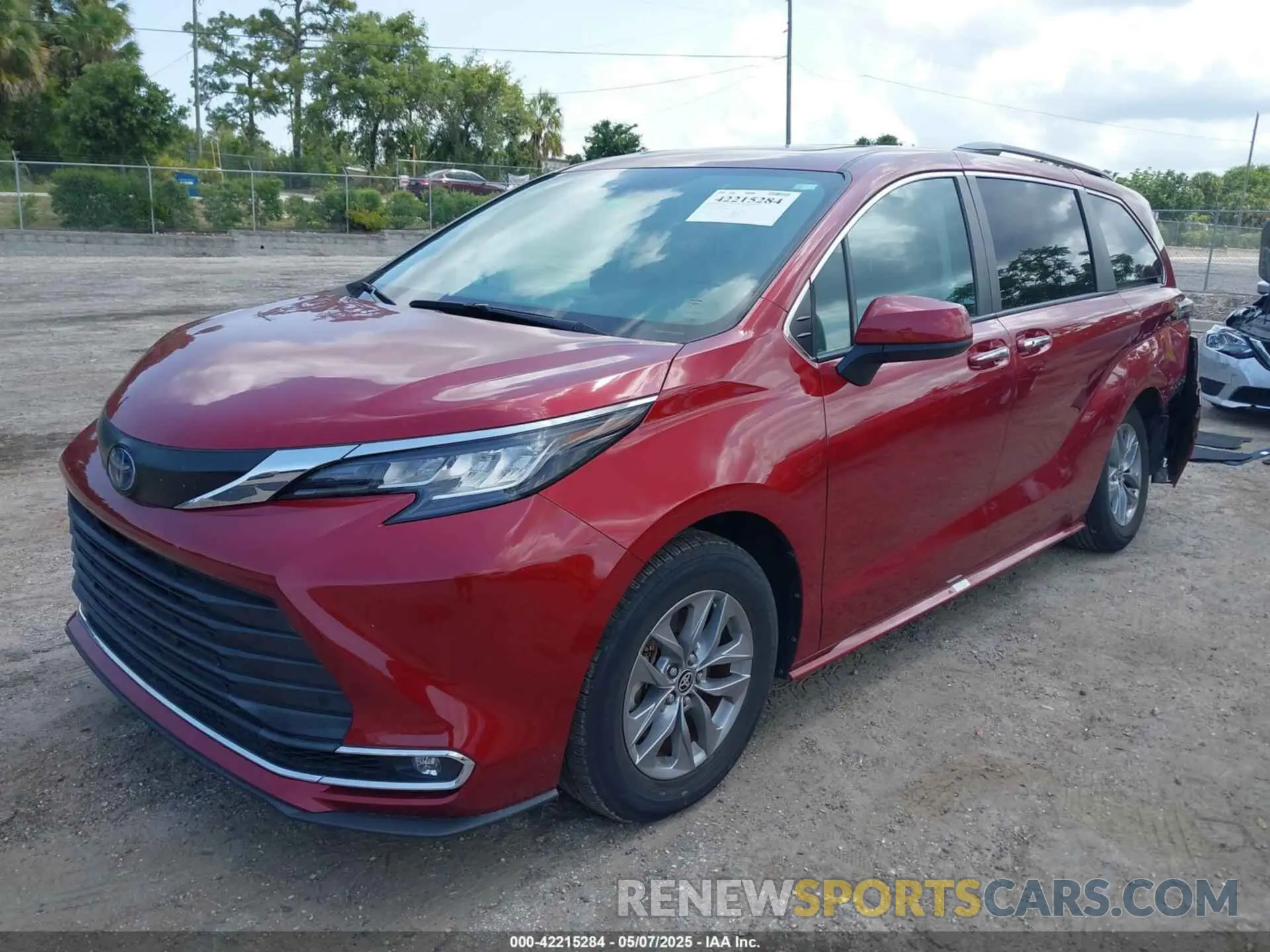 2 fotografías del automóvil dañado 5TDJRKEC3NS116029 TOYOTA SIENNA 2022