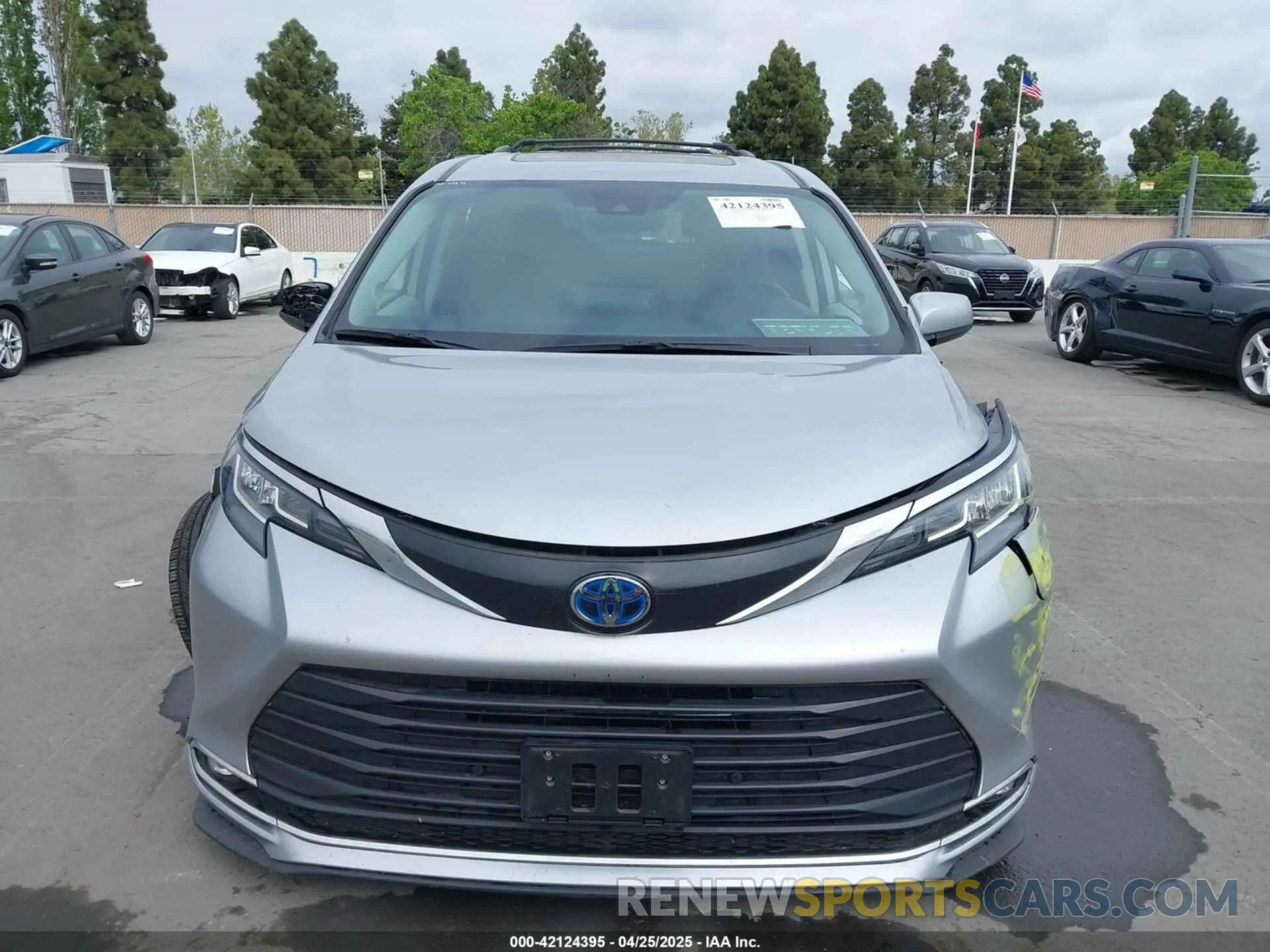 12 fotografías del automóvil dañado 5TDJRKEC8NS135921 TOYOTA SIENNA 2022
