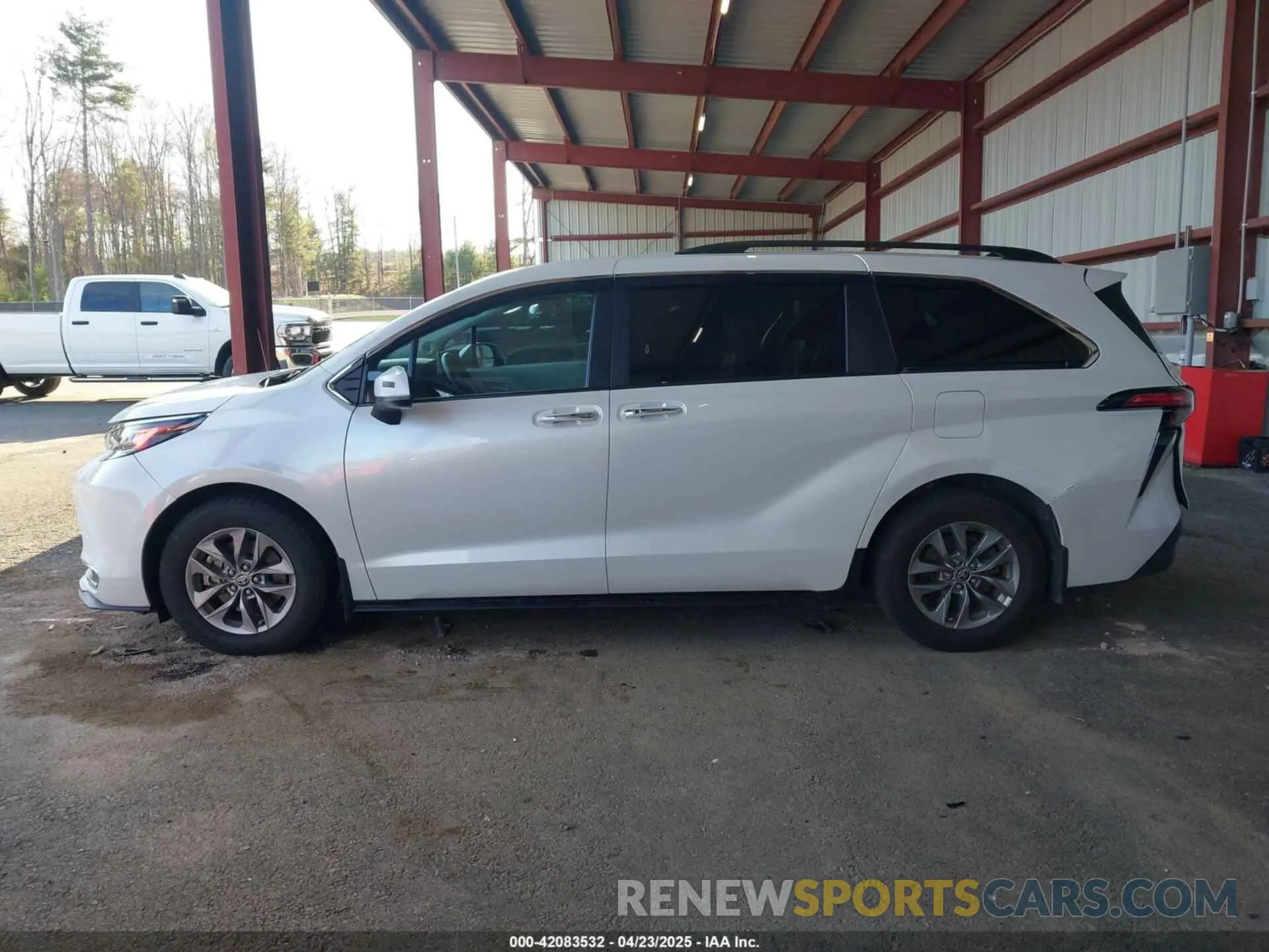 14 fotografías del automóvil dañado 5TDJRKEC9NS107724 TOYOTA SIENNA 2022