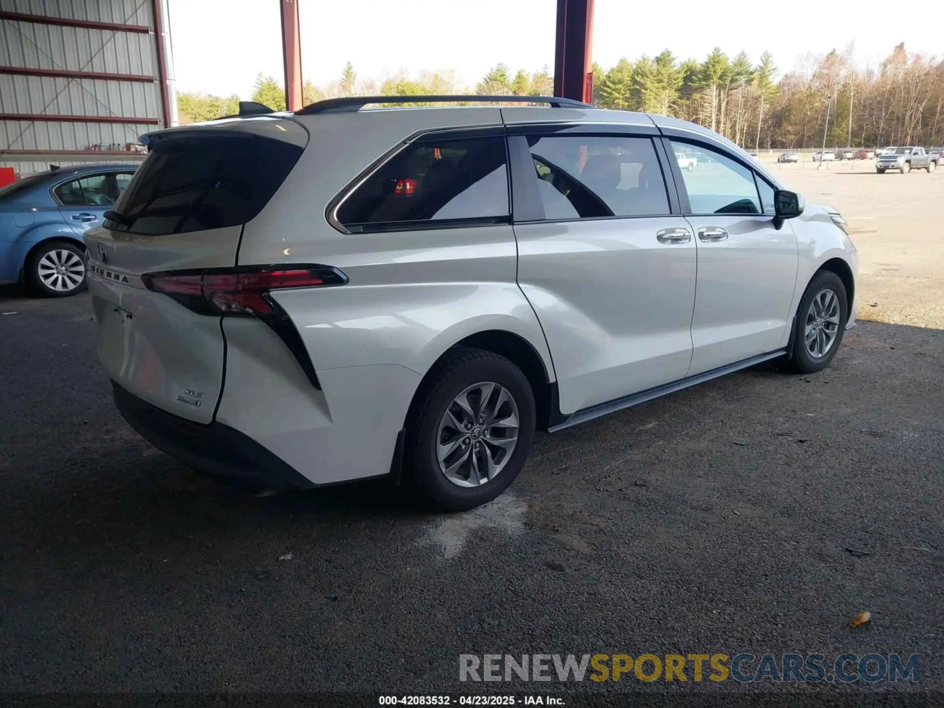 4 fotografías del automóvil dañado 5TDJRKEC9NS107724 TOYOTA SIENNA 2022