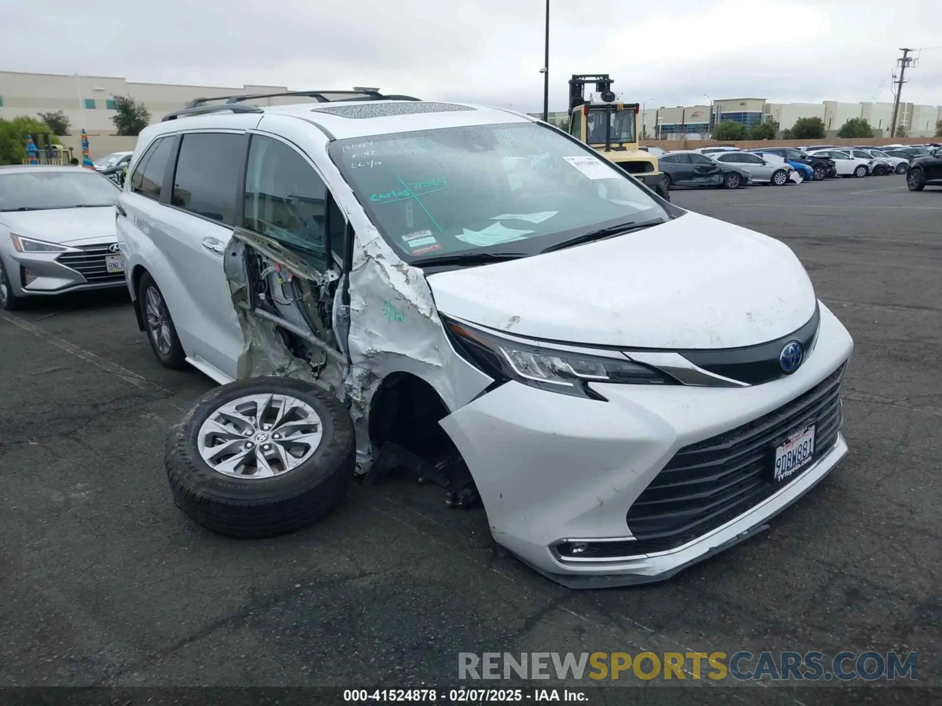 14 fotografías del automóvil dañado 5TDJRKECXNS135662 TOYOTA SIENNA 2022