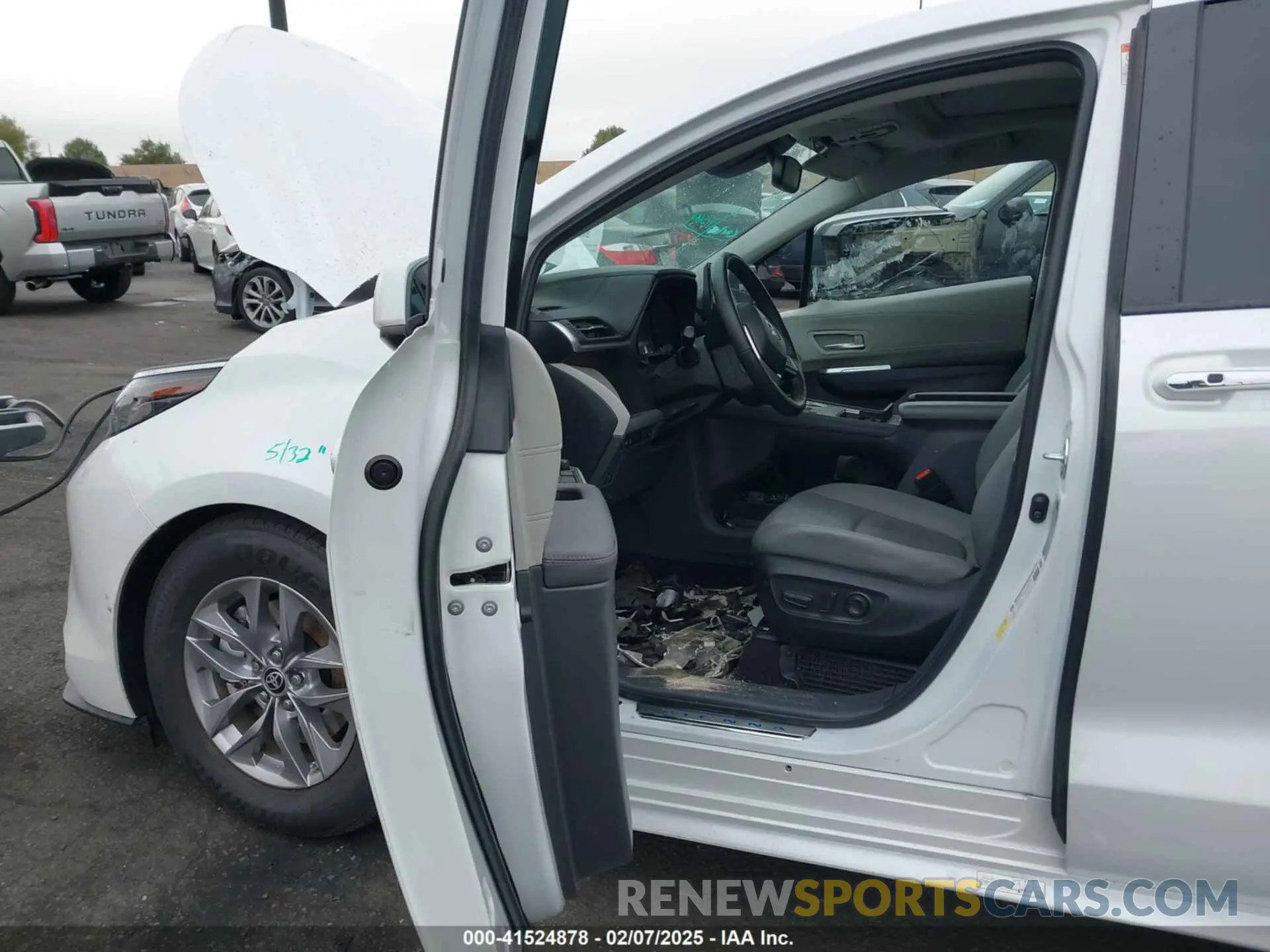 5 fotografías del automóvil dañado 5TDJRKECXNS135662 TOYOTA SIENNA 2022