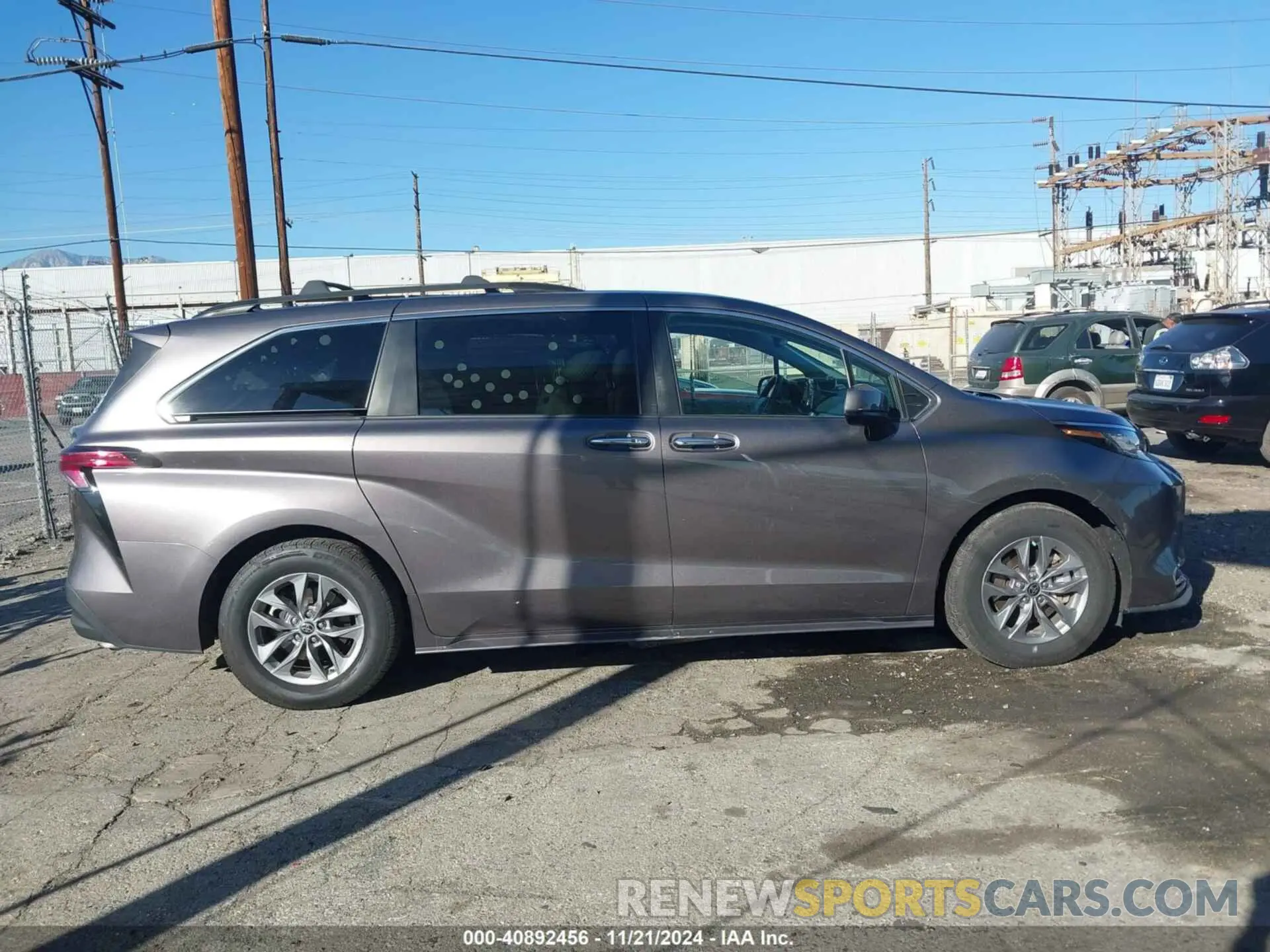 13 fotografías del automóvil dañado 5TDJSKFC0NS052115 TOYOTA SIENNA 2022