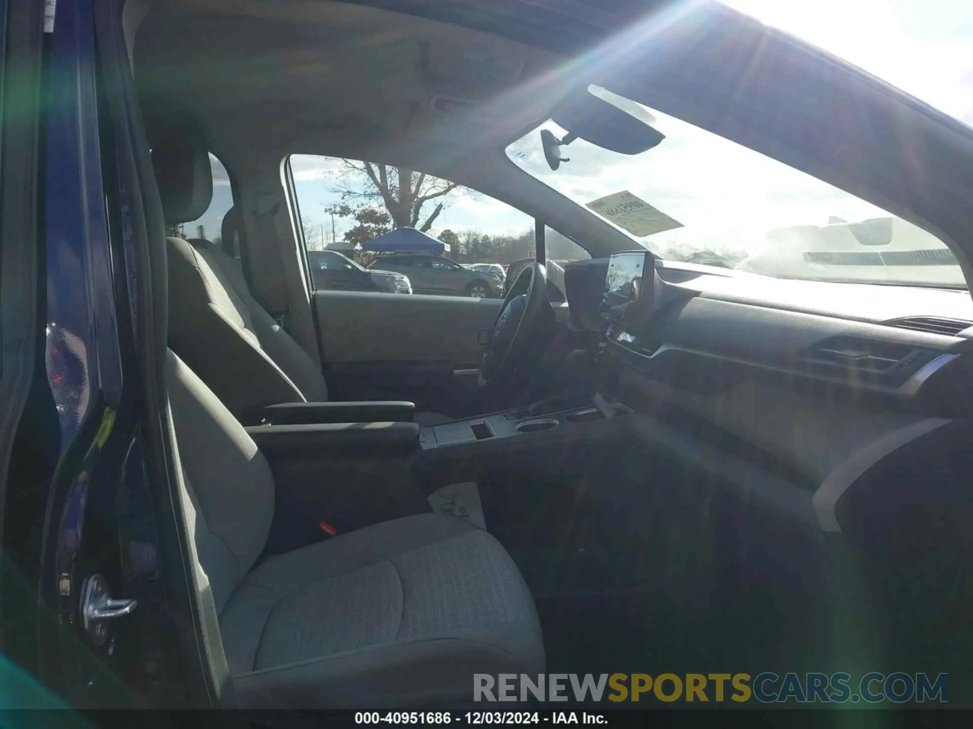 5 fotografías del automóvil dañado 5TDKRKEC0NS123511 TOYOTA SIENNA 2022