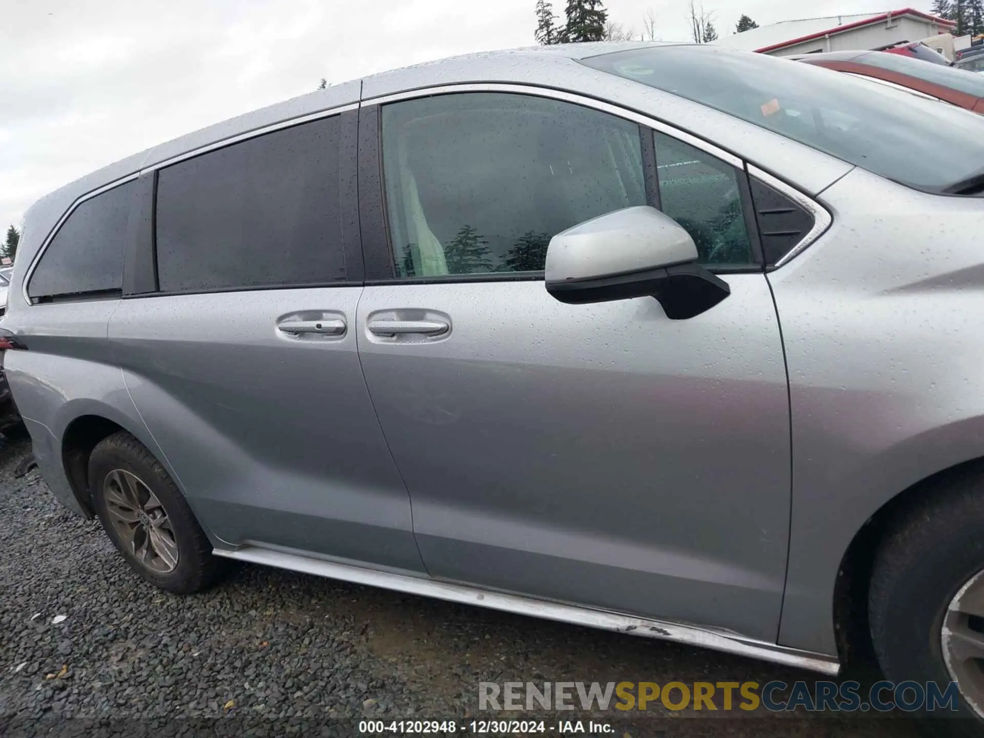 13 fotografías del automóvil dañado 5TDKRKEC1NS097081 TOYOTA SIENNA 2022