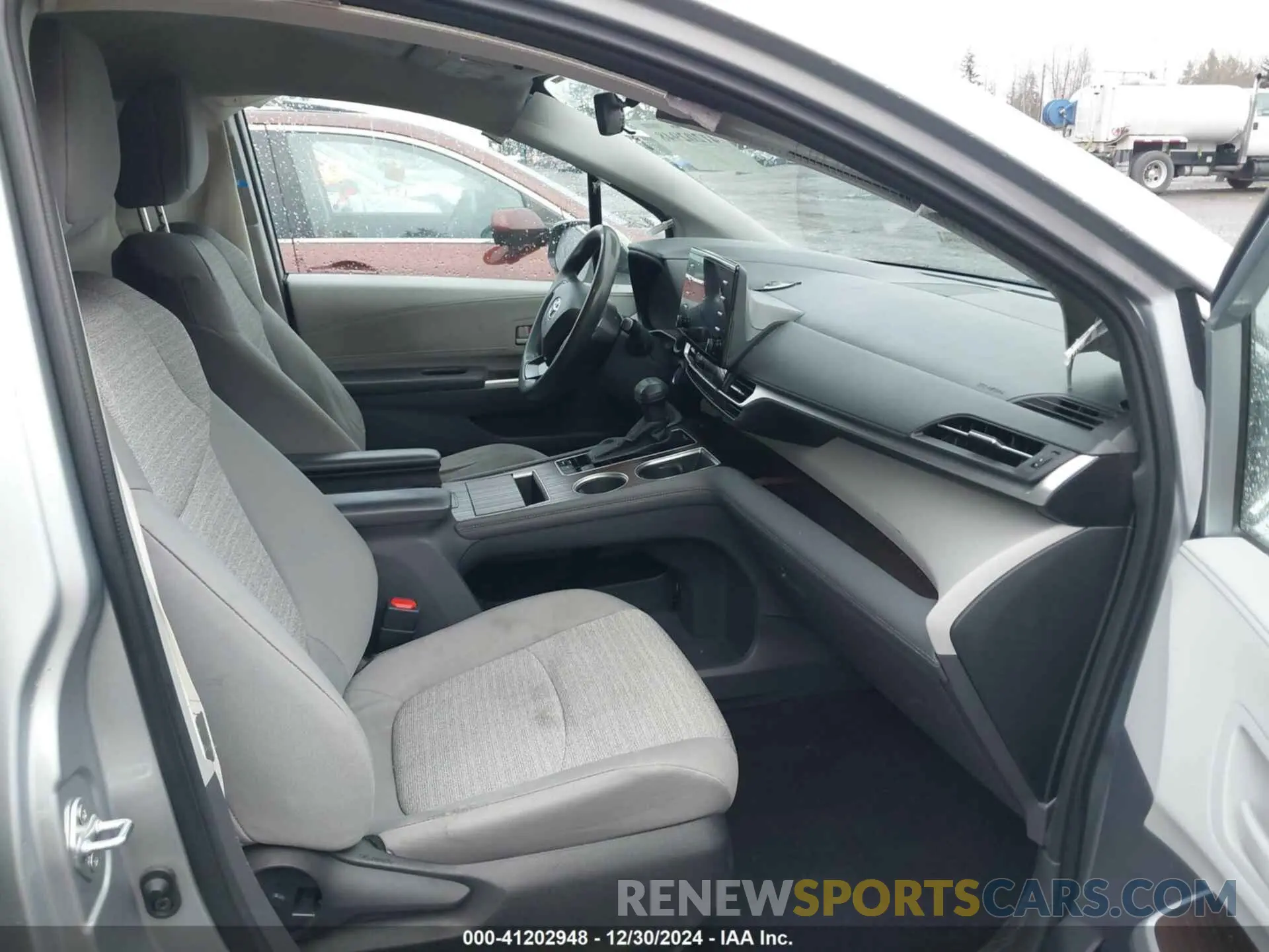 5 fotografías del automóvil dañado 5TDKRKEC1NS097081 TOYOTA SIENNA 2022