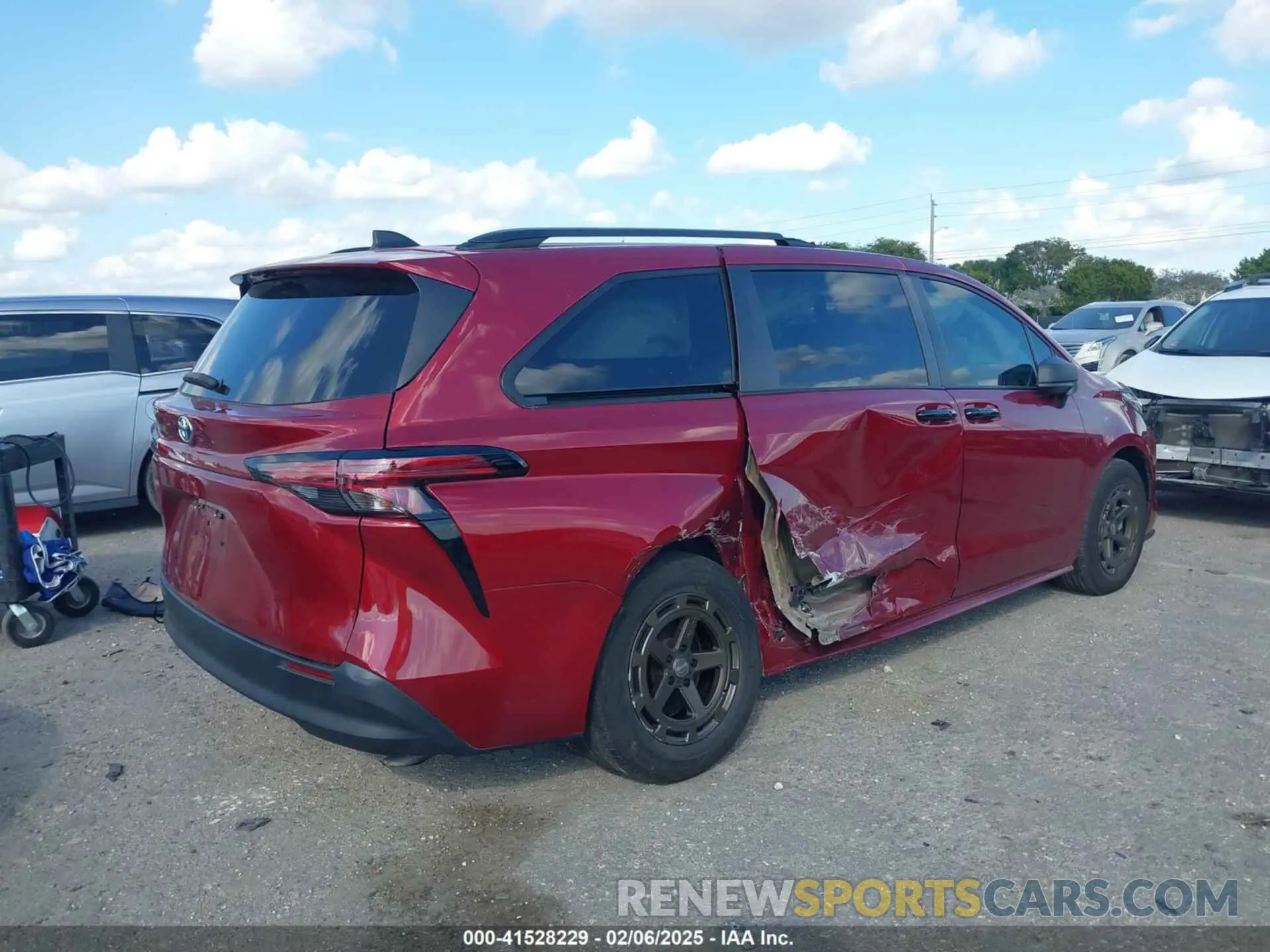 4 fotografías del automóvil dañado 5TDKRKEC1NS098733 TOYOTA SIENNA 2022