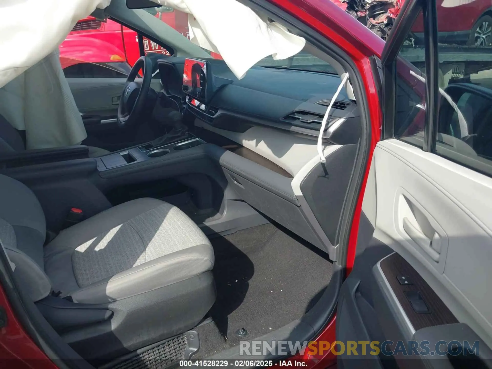 5 fotografías del automóvil dañado 5TDKRKEC1NS098733 TOYOTA SIENNA 2022
