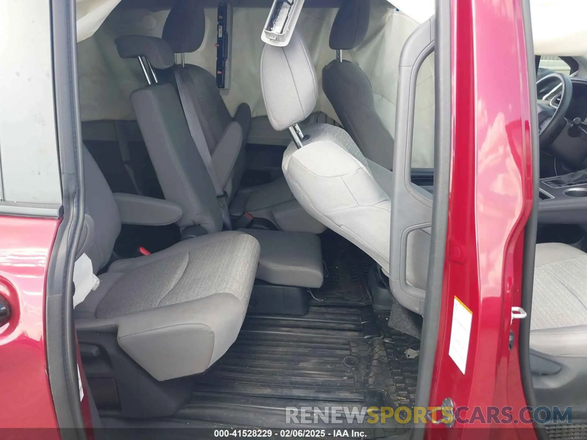 8 fotografías del automóvil dañado 5TDKRKEC1NS098733 TOYOTA SIENNA 2022