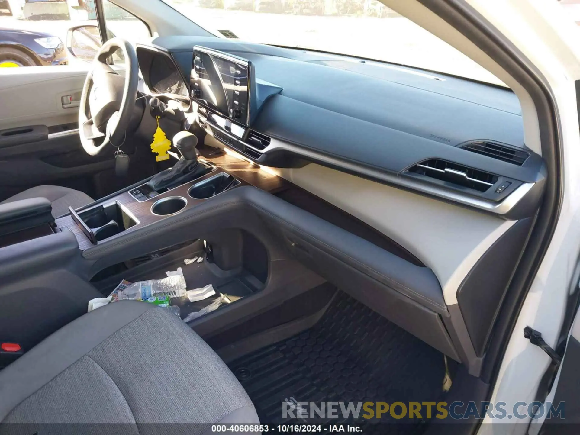 5 fotografías del automóvil dañado 5TDKRKEC4NS101057 TOYOTA SIENNA 2022