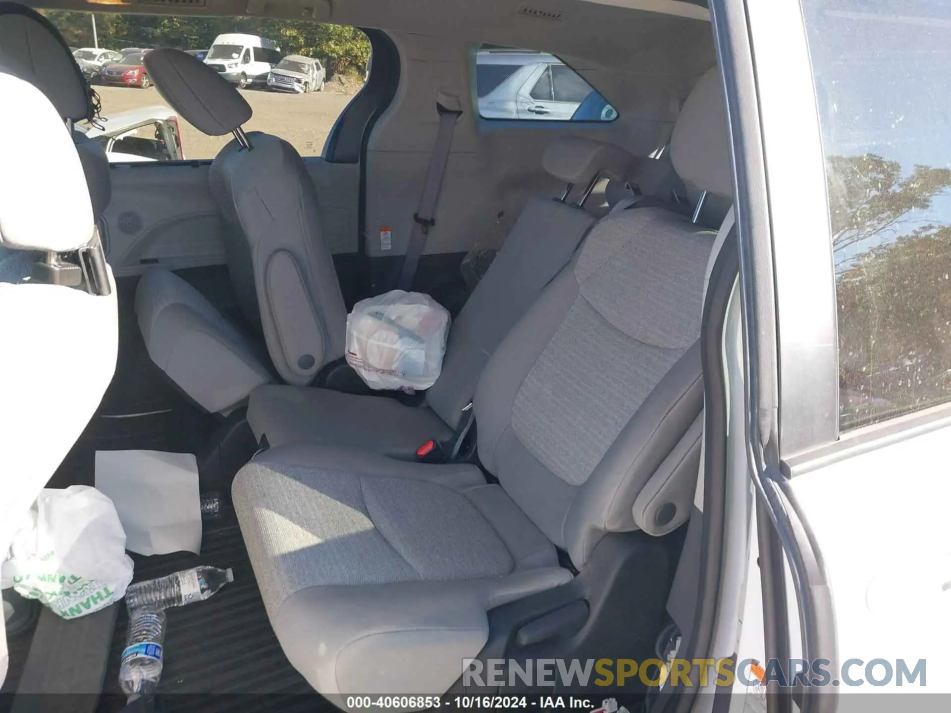 8 fotografías del automóvil dañado 5TDKRKEC4NS101057 TOYOTA SIENNA 2022