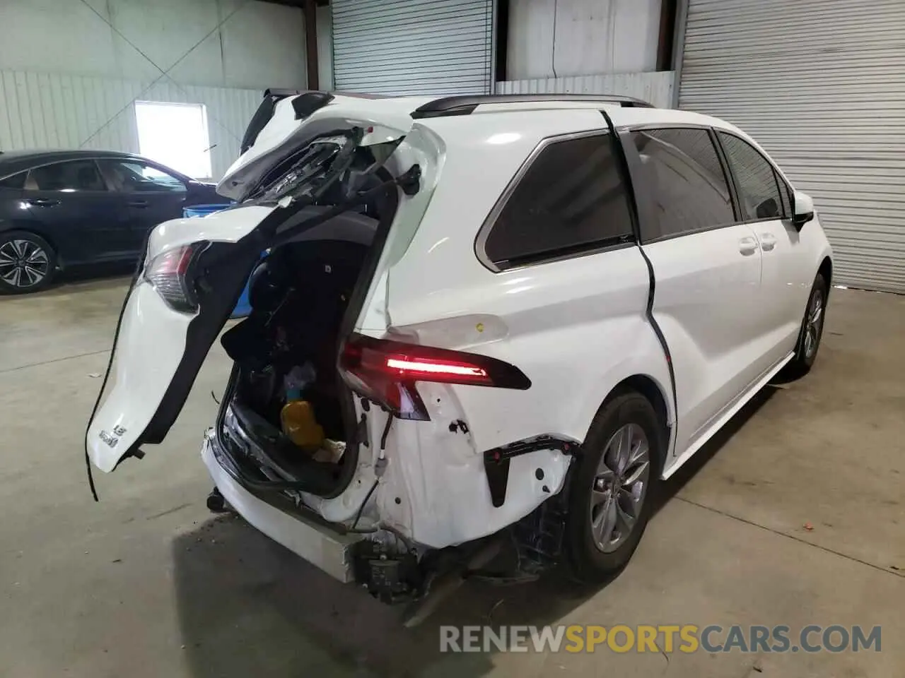 4 fotografías del automóvil dañado 5TDKRKEC5NS104839 TOYOTA SIENNA 2022