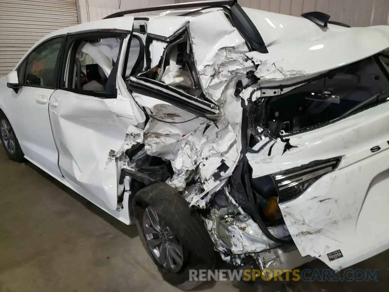 9 fotografías del automóvil dañado 5TDKRKEC5NS104839 TOYOTA SIENNA 2022