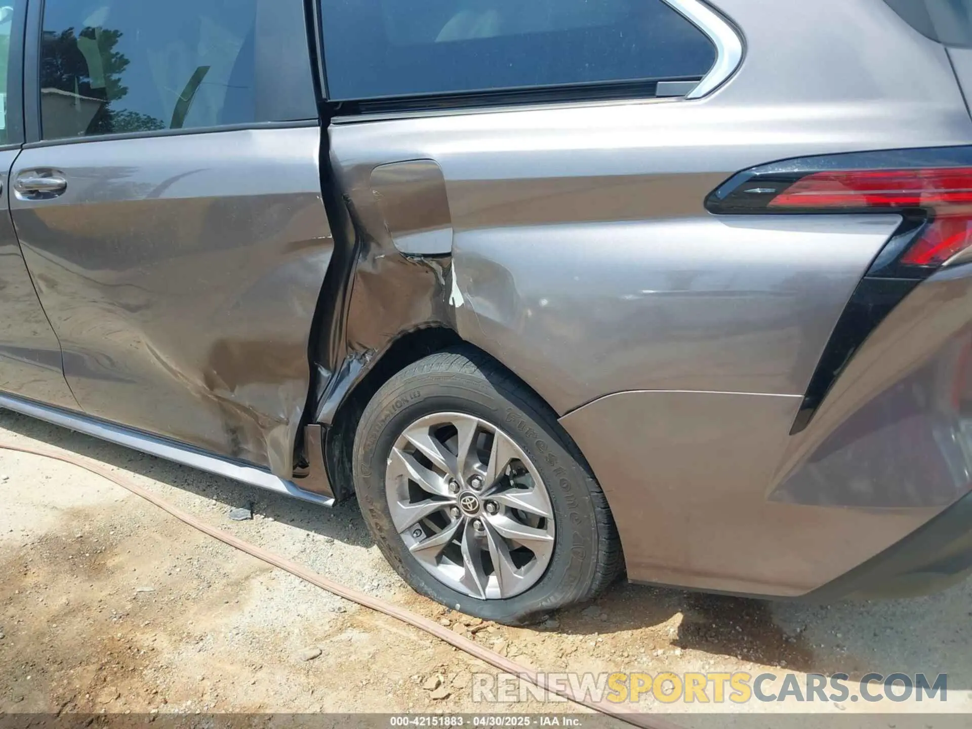 17 fotografías del automóvil dañado 5TDKRKEC6NS106342 TOYOTA SIENNA 2022