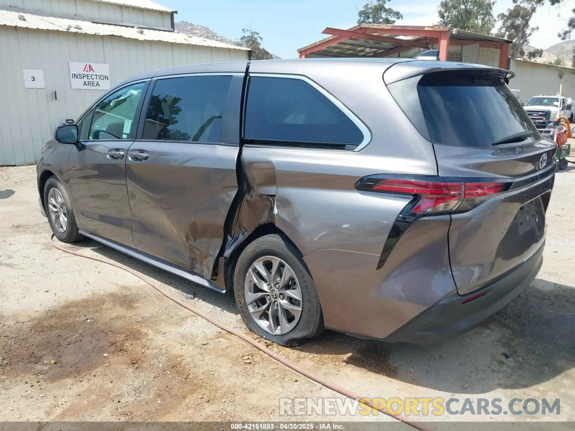 3 fotografías del automóvil dañado 5TDKRKEC6NS106342 TOYOTA SIENNA 2022