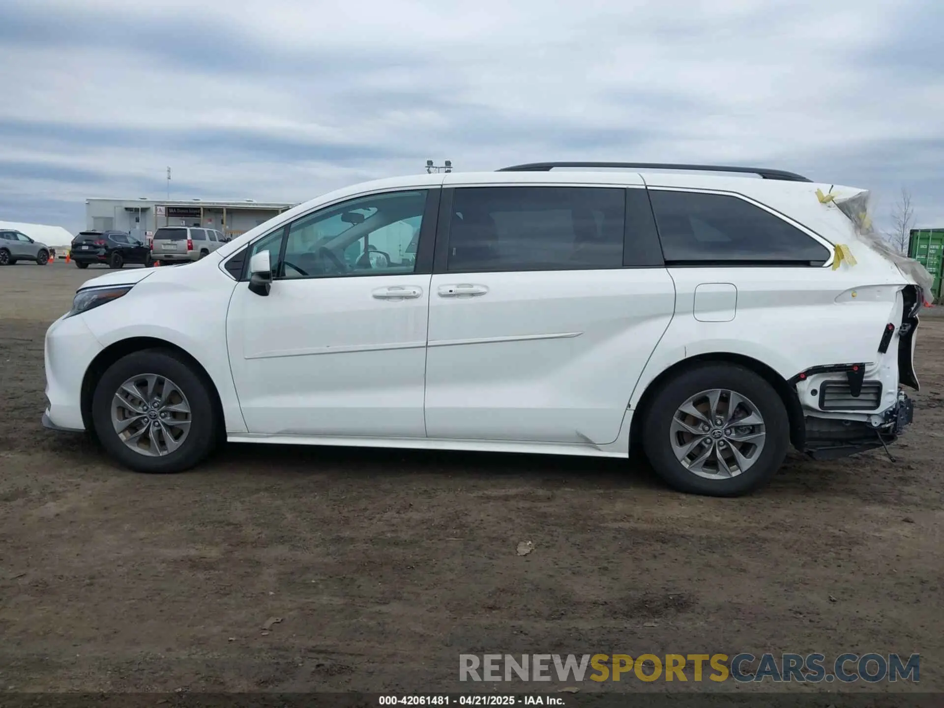 14 fotografías del automóvil dañado 5TDKRKEC7NS119925 TOYOTA SIENNA 2022