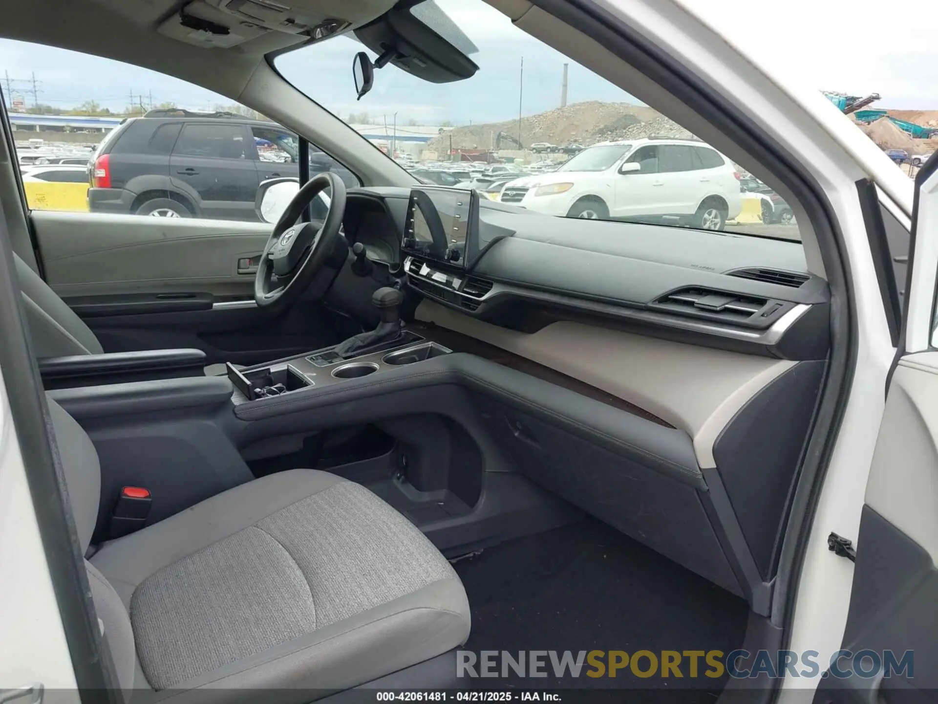 5 fotografías del automóvil dañado 5TDKRKEC7NS119925 TOYOTA SIENNA 2022