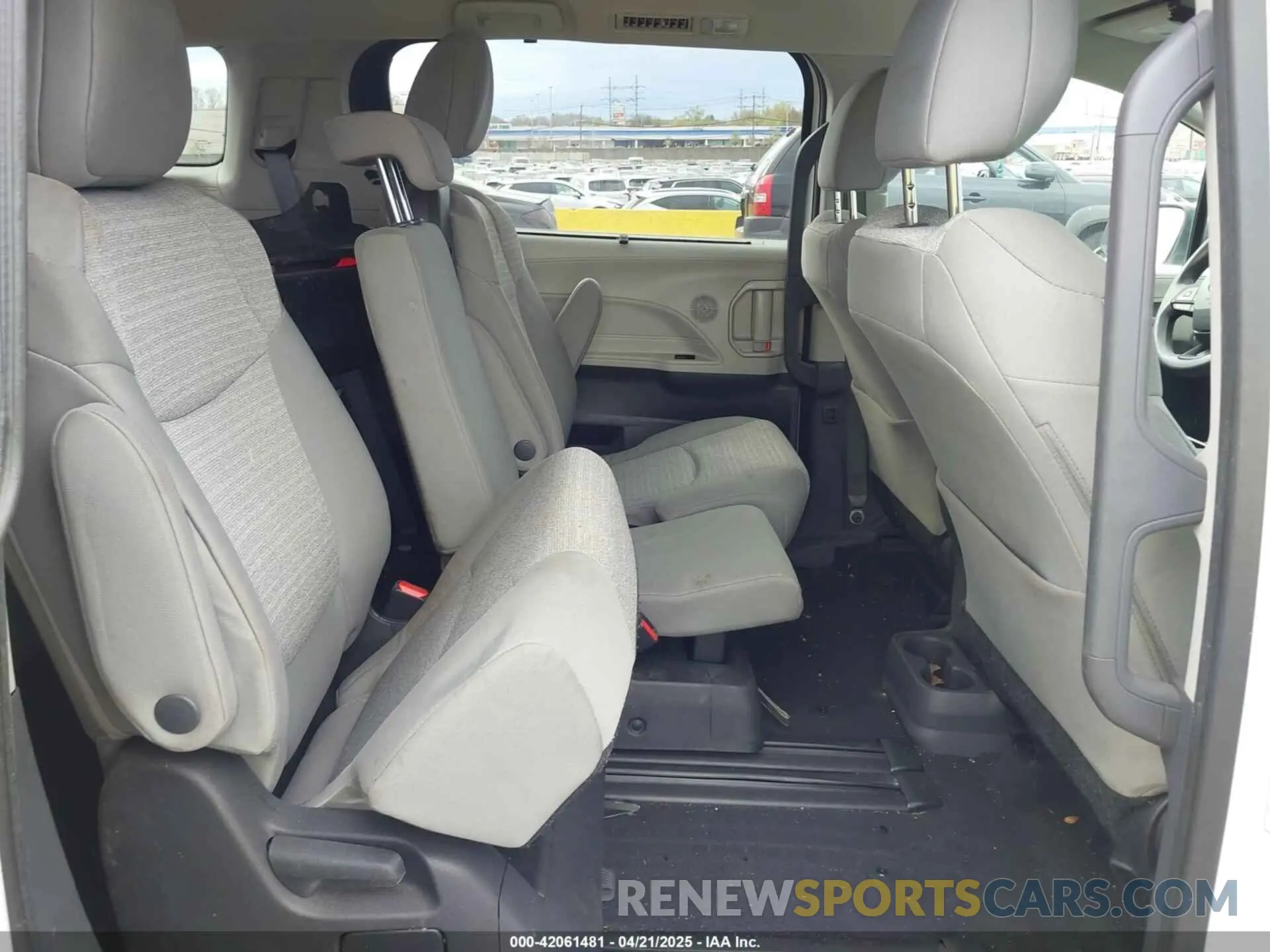 8 fotografías del automóvil dañado 5TDKRKEC7NS119925 TOYOTA SIENNA 2022