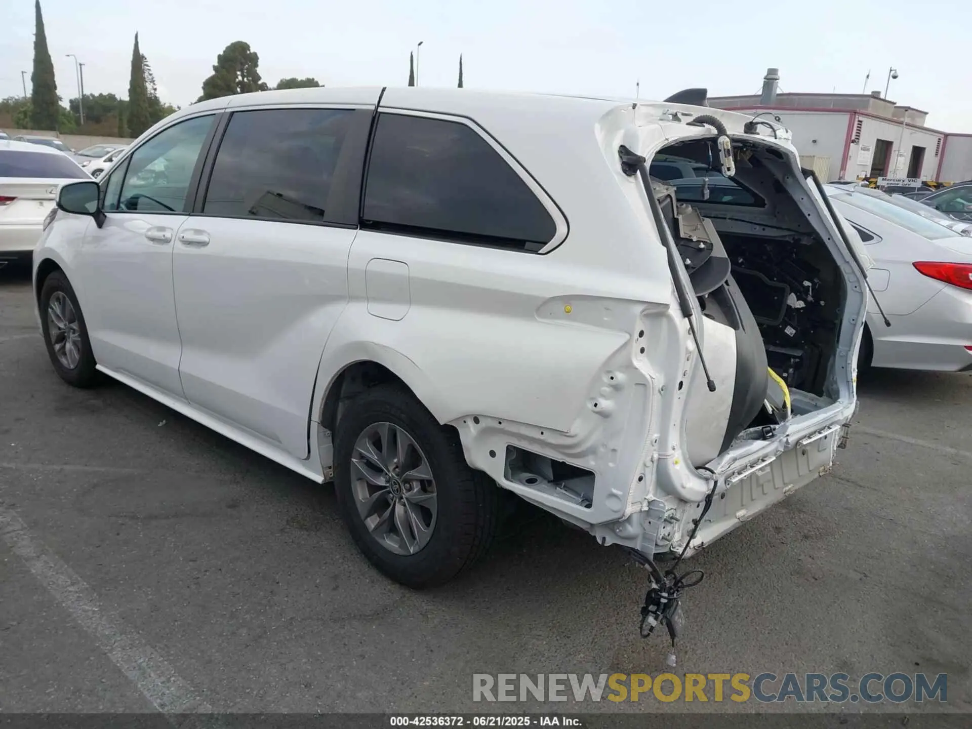 3 fotografías del automóvil dañado 5TDKRKEC9NS122406 TOYOTA SIENNA 2022