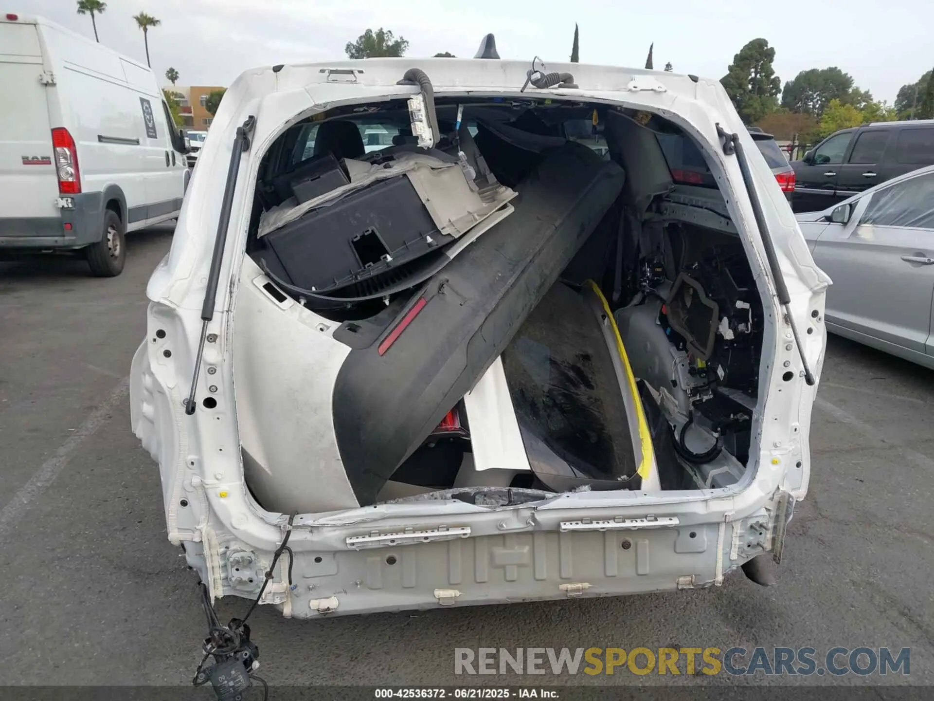 6 fotografías del automóvil dañado 5TDKRKEC9NS122406 TOYOTA SIENNA 2022