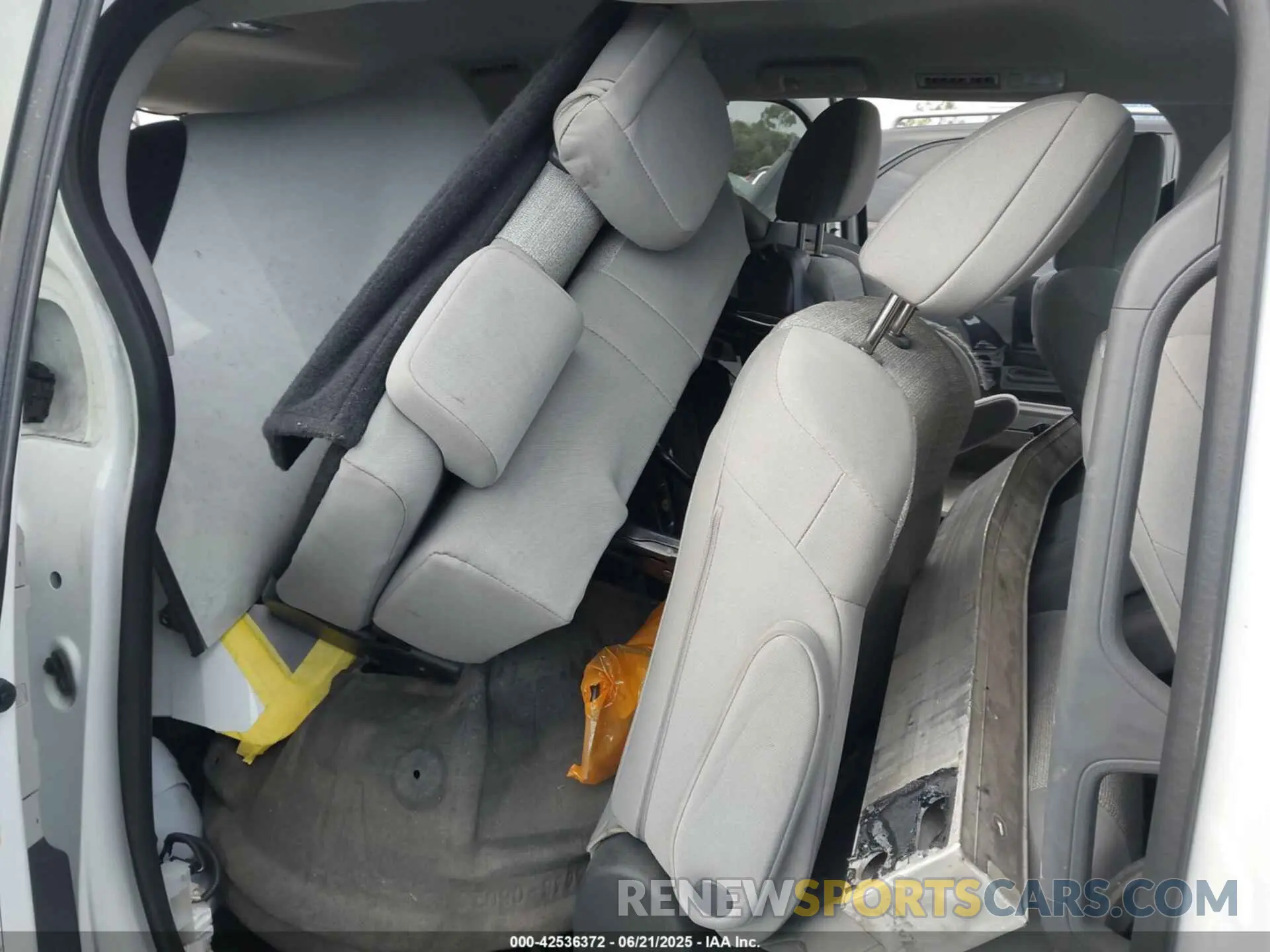 8 fotografías del automóvil dañado 5TDKRKEC9NS122406 TOYOTA SIENNA 2022