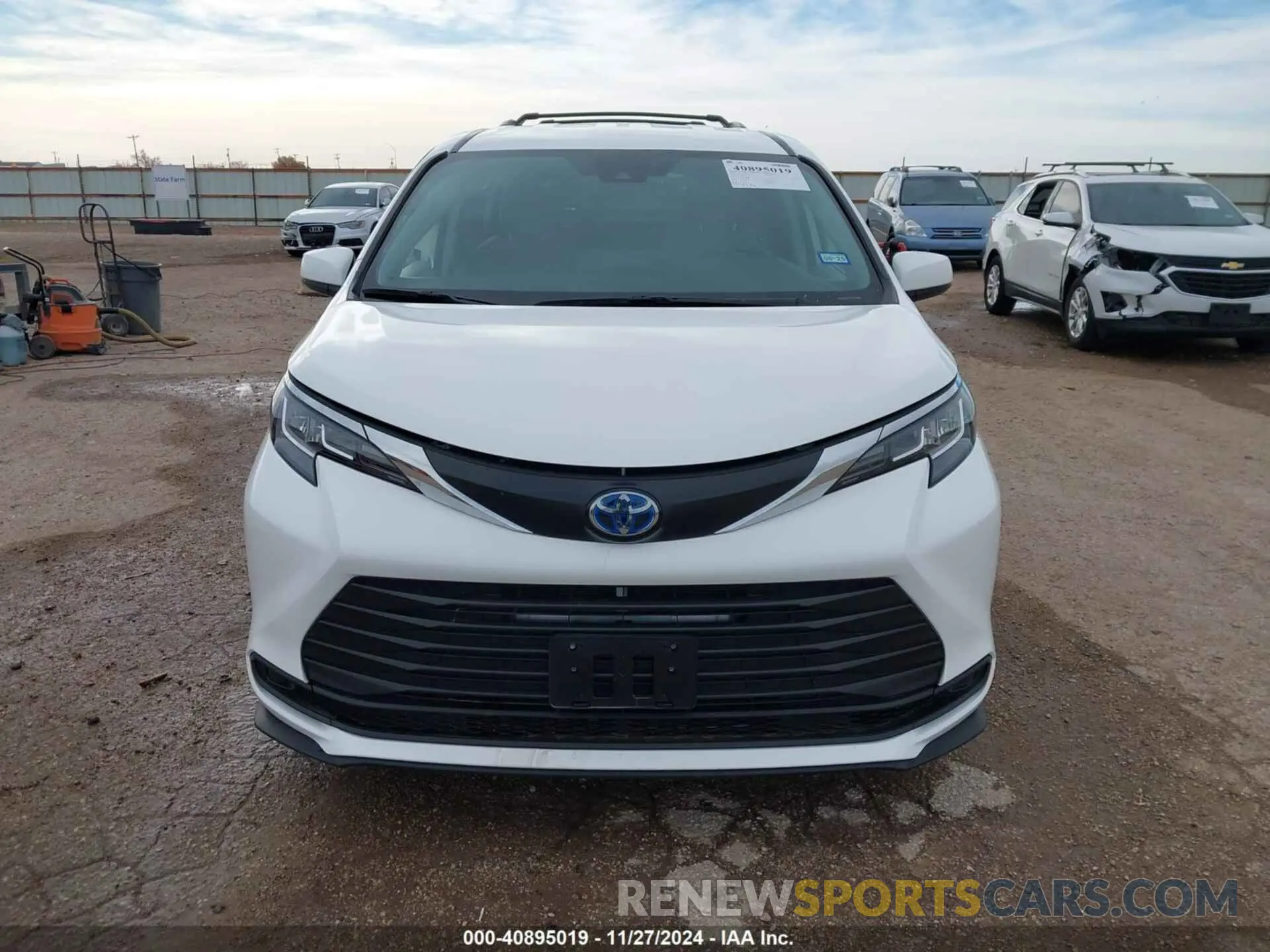 11 fotografías del automóvil dañado 5TDKRKEC9NS130036 TOYOTA SIENNA 2022