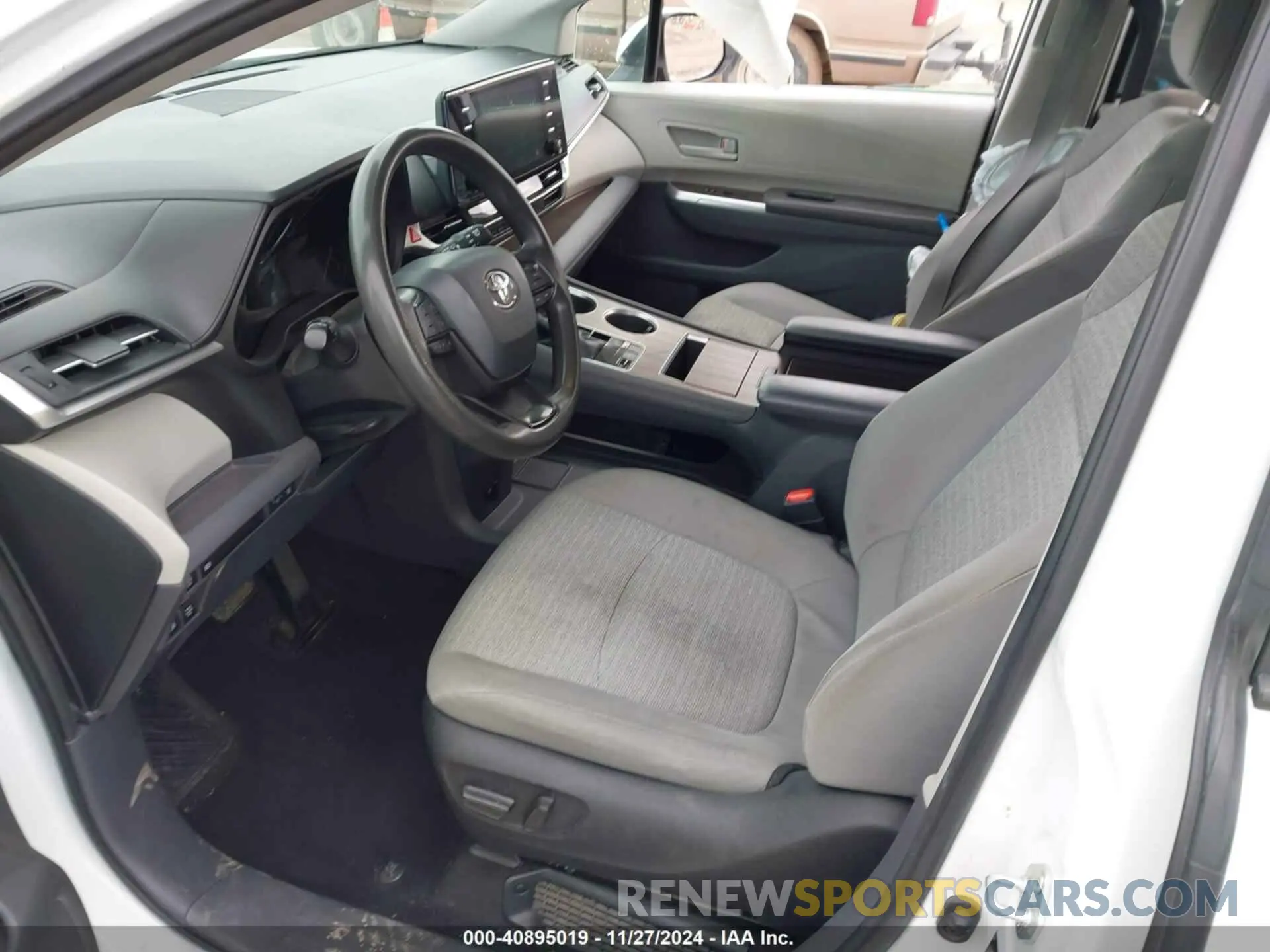 5 fotografías del automóvil dañado 5TDKRKEC9NS130036 TOYOTA SIENNA 2022