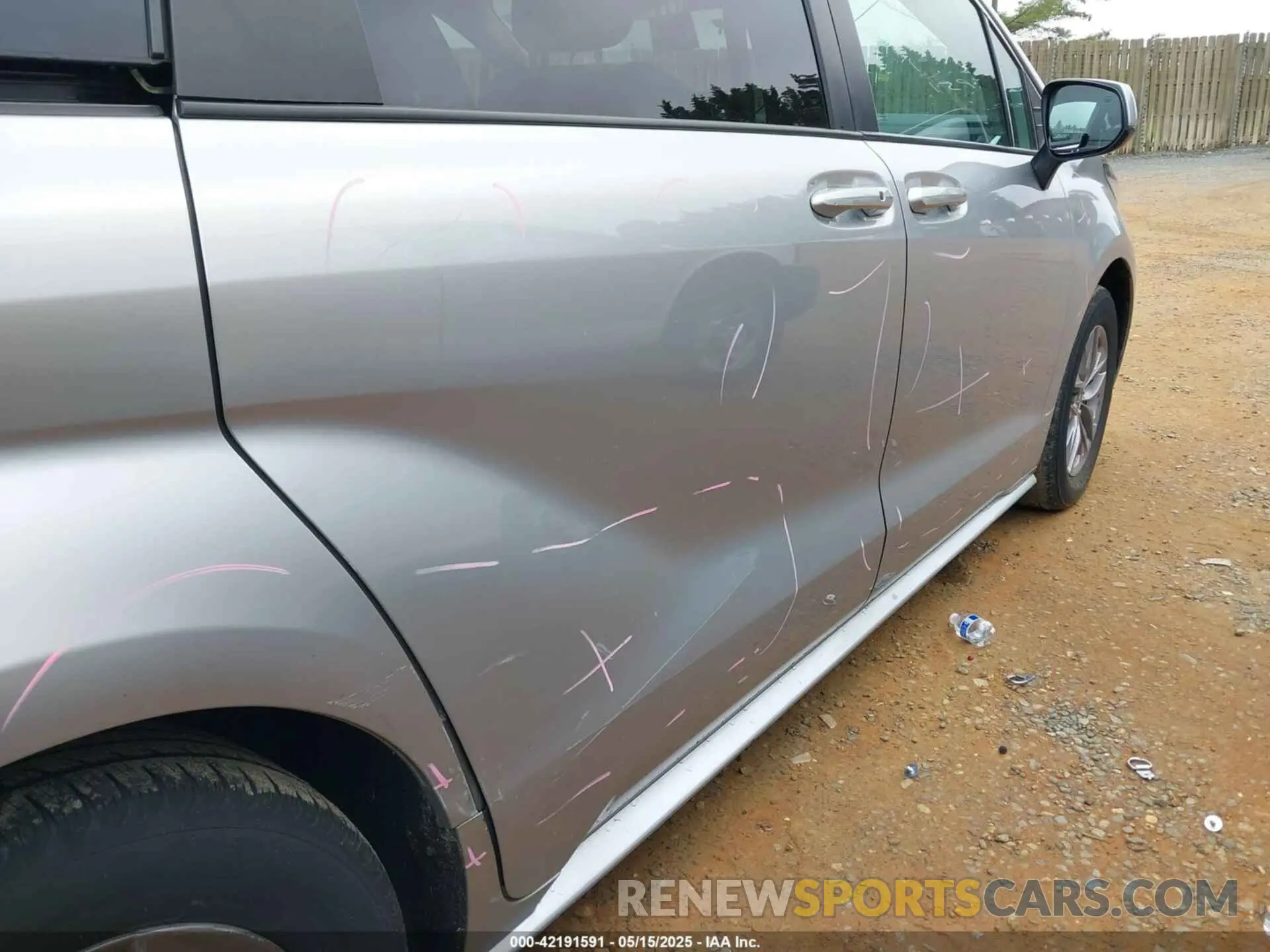 18 fotografías del automóvil dañado 5TDKRKECXNS084362 TOYOTA SIENNA 2022