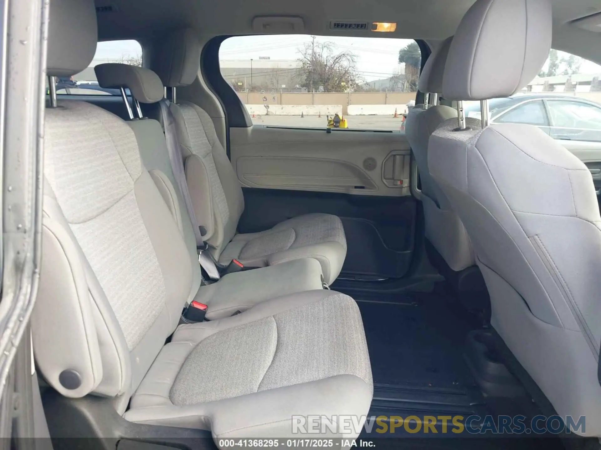8 fotografías del automóvil dañado 5TDKRKECXNS097242 TOYOTA SIENNA 2022