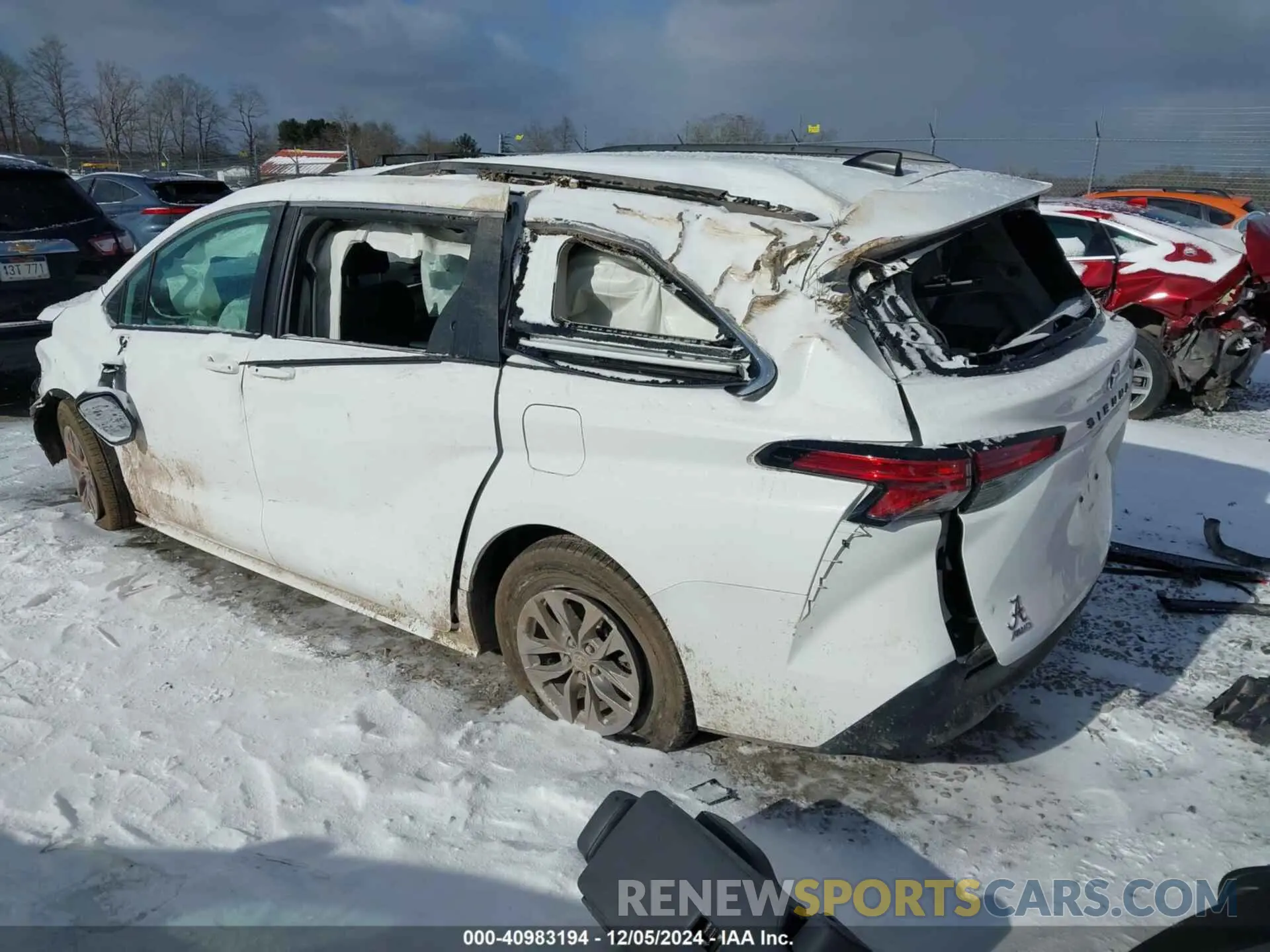 3 fotografías del automóvil dañado 5TDKSKFC1NS040740 TOYOTA SIENNA 2022