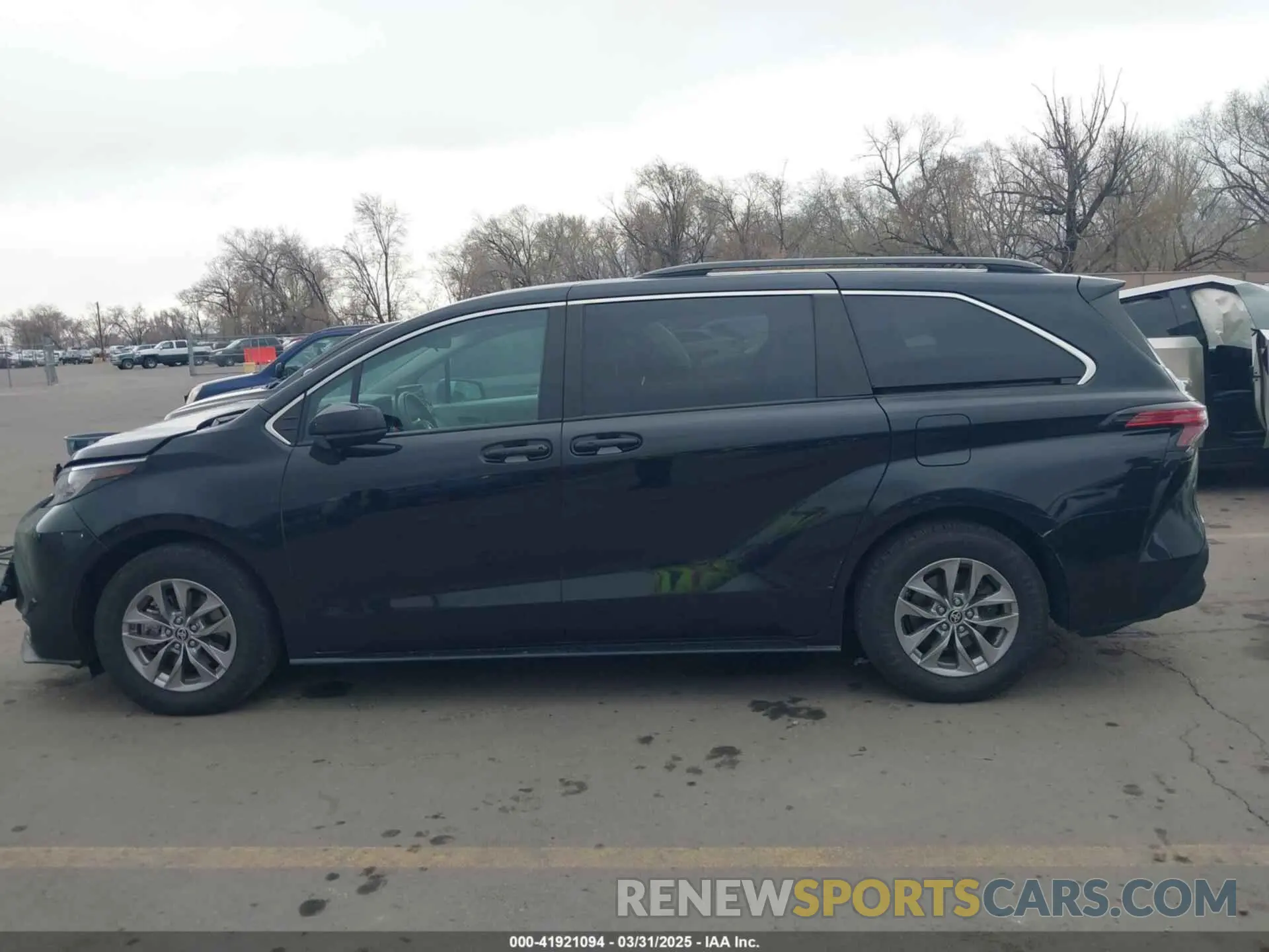 14 fotografías del automóvil dañado 5TDKSKFC1NS042455 TOYOTA SIENNA 2022