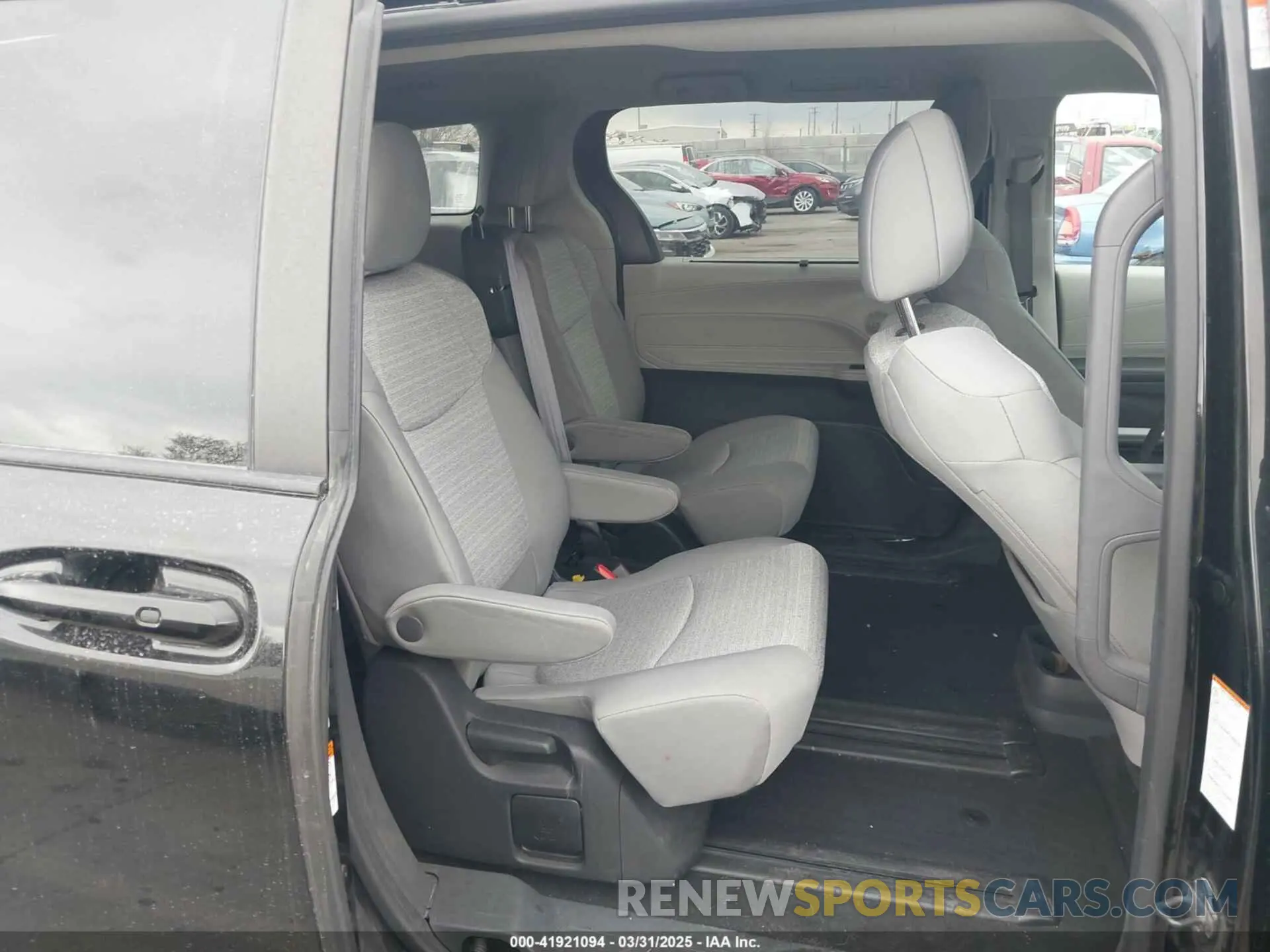 8 fotografías del automóvil dañado 5TDKSKFC1NS042455 TOYOTA SIENNA 2022