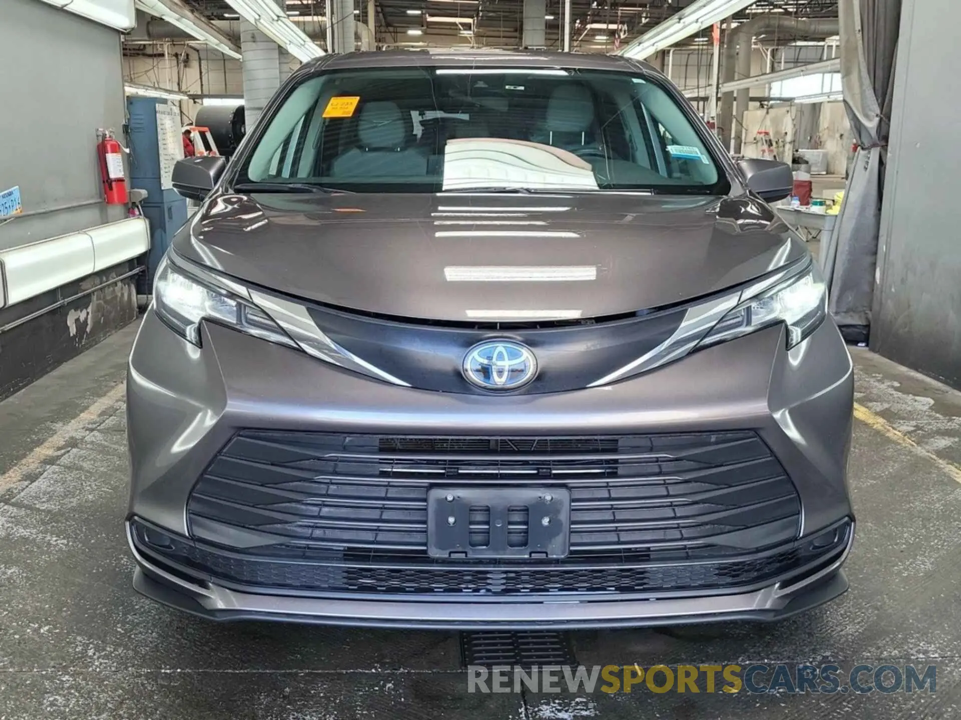 11 fotografías del automóvil dañado 5TDKSKFC6NS069991 TOYOTA SIENNA 2022