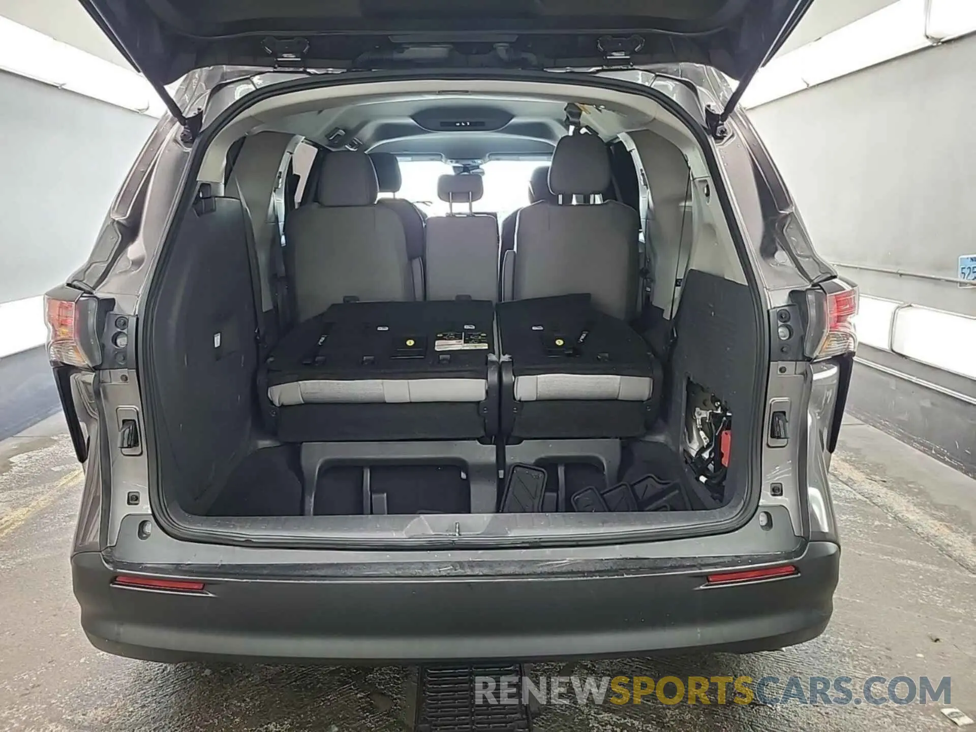 56 fotografías del automóvil dañado 5TDKSKFC6NS069991 TOYOTA SIENNA 2022