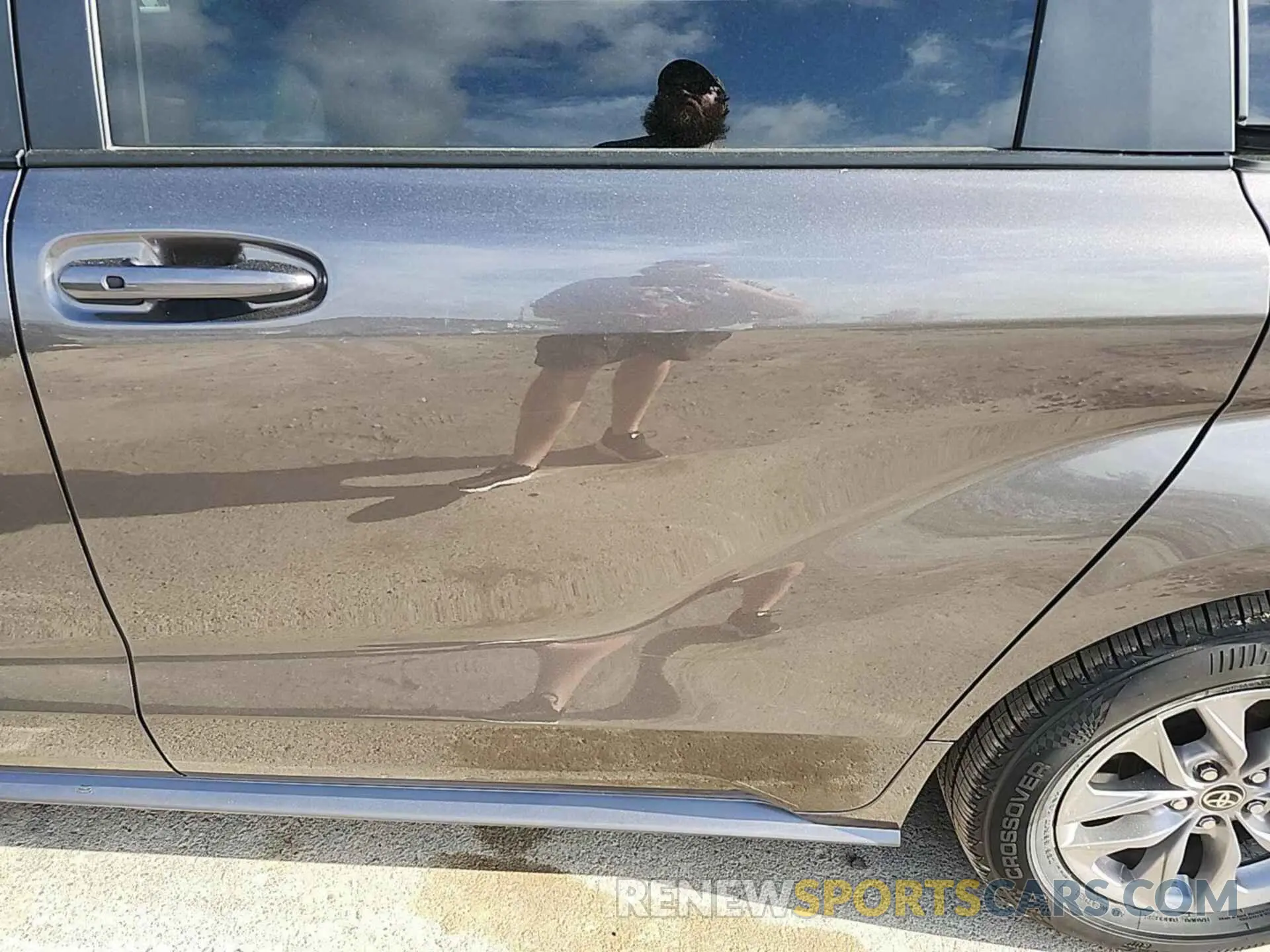 33 fotografías del automóvil dañado 5TDKSKFCXNS070061 TOYOTA SIENNA 2022